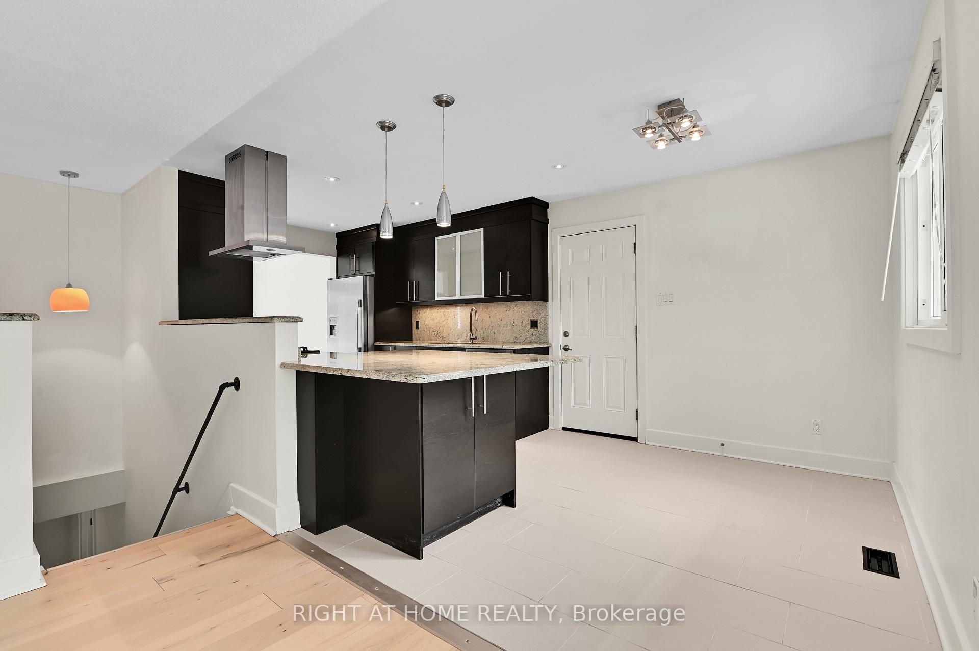 Photo 11 of 9 Leetom Crescent, Ottawa, Barrhaven - Pheasant Run — HOMEH