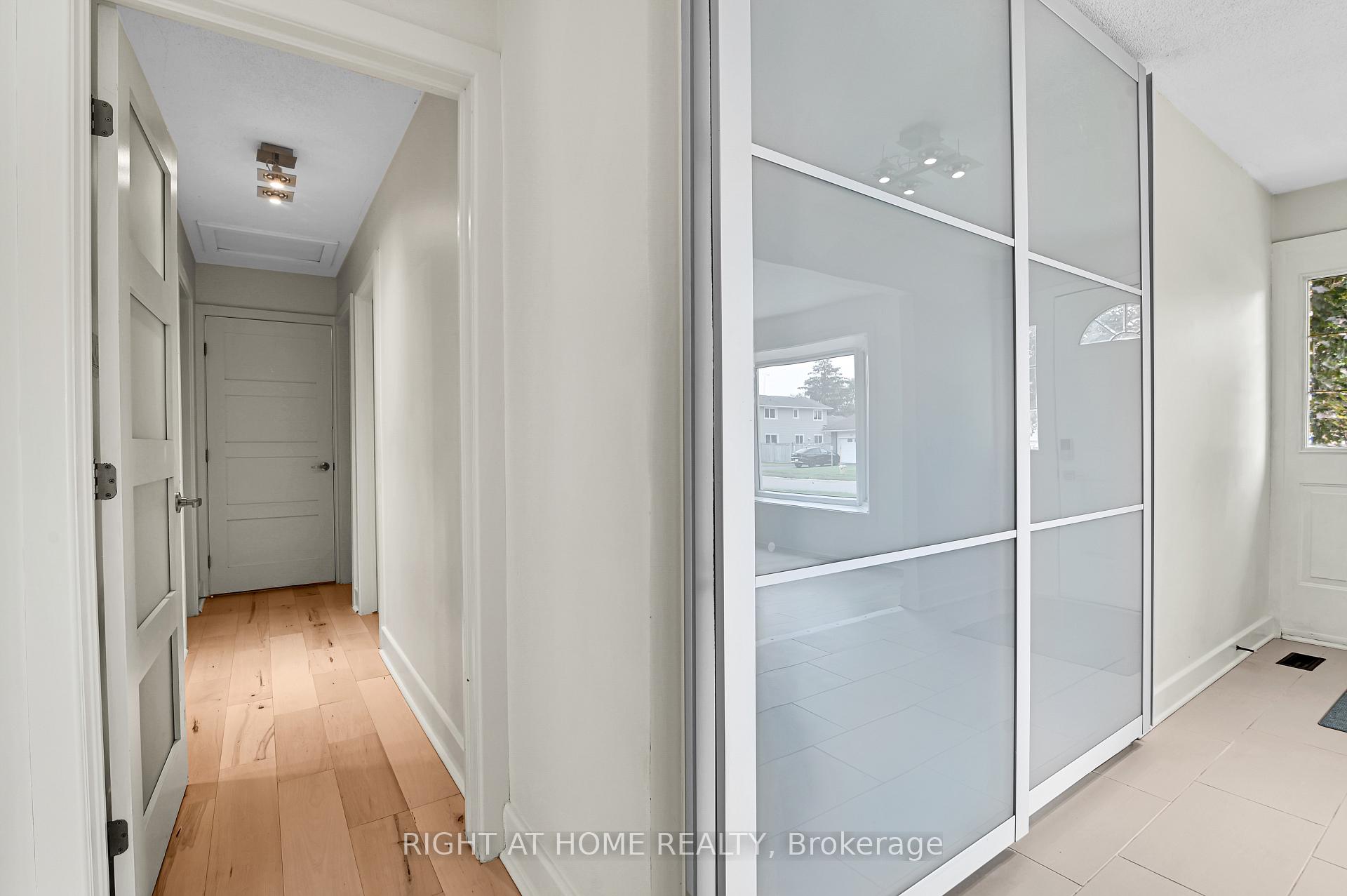Photo 14 of 9 Leetom Crescent, Ottawa, Barrhaven - Pheasant Run — HOMEH