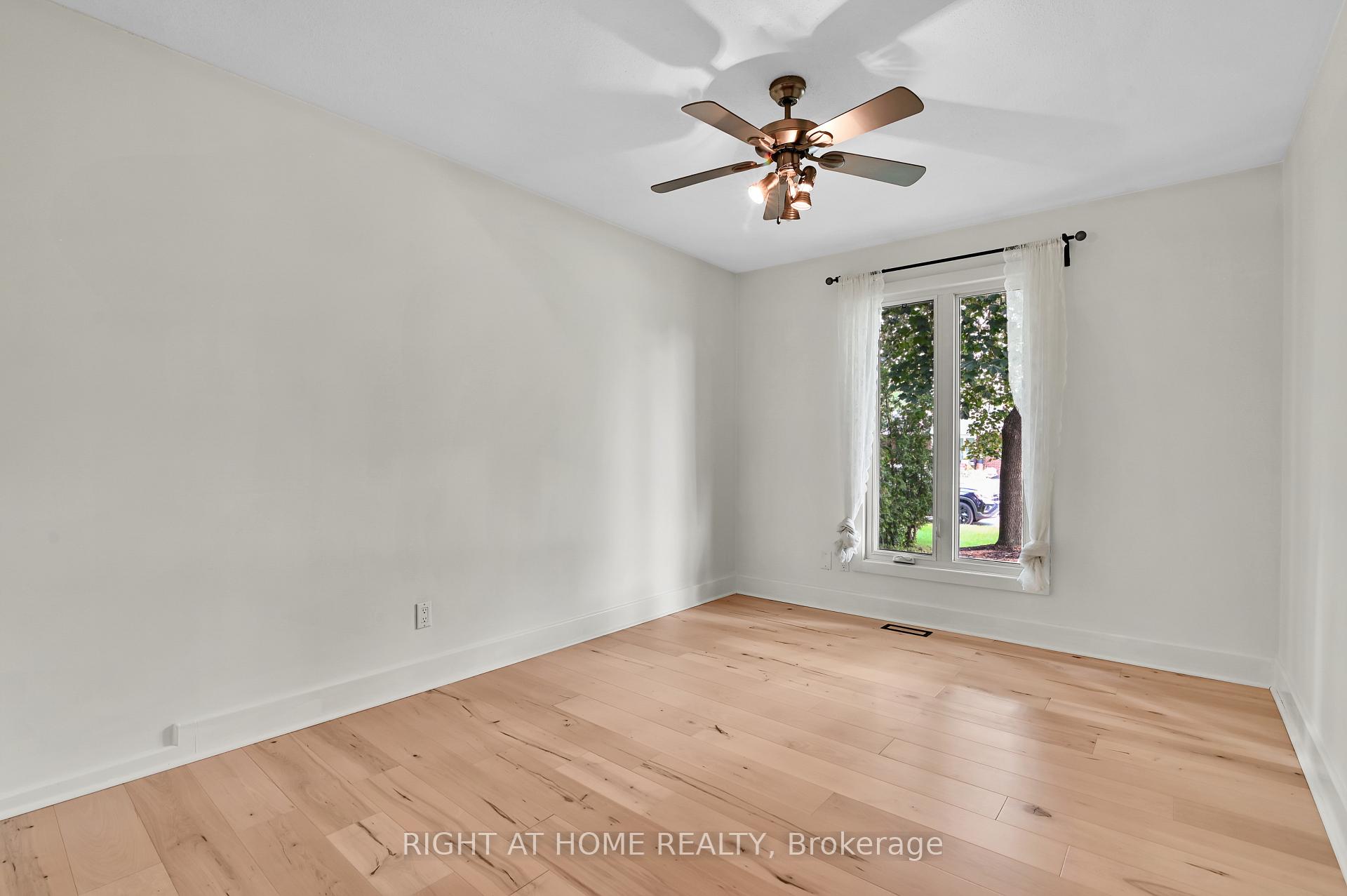 Photo 17 of 9 Leetom Crescent, Ottawa, Barrhaven - Pheasant Run — HOMEH