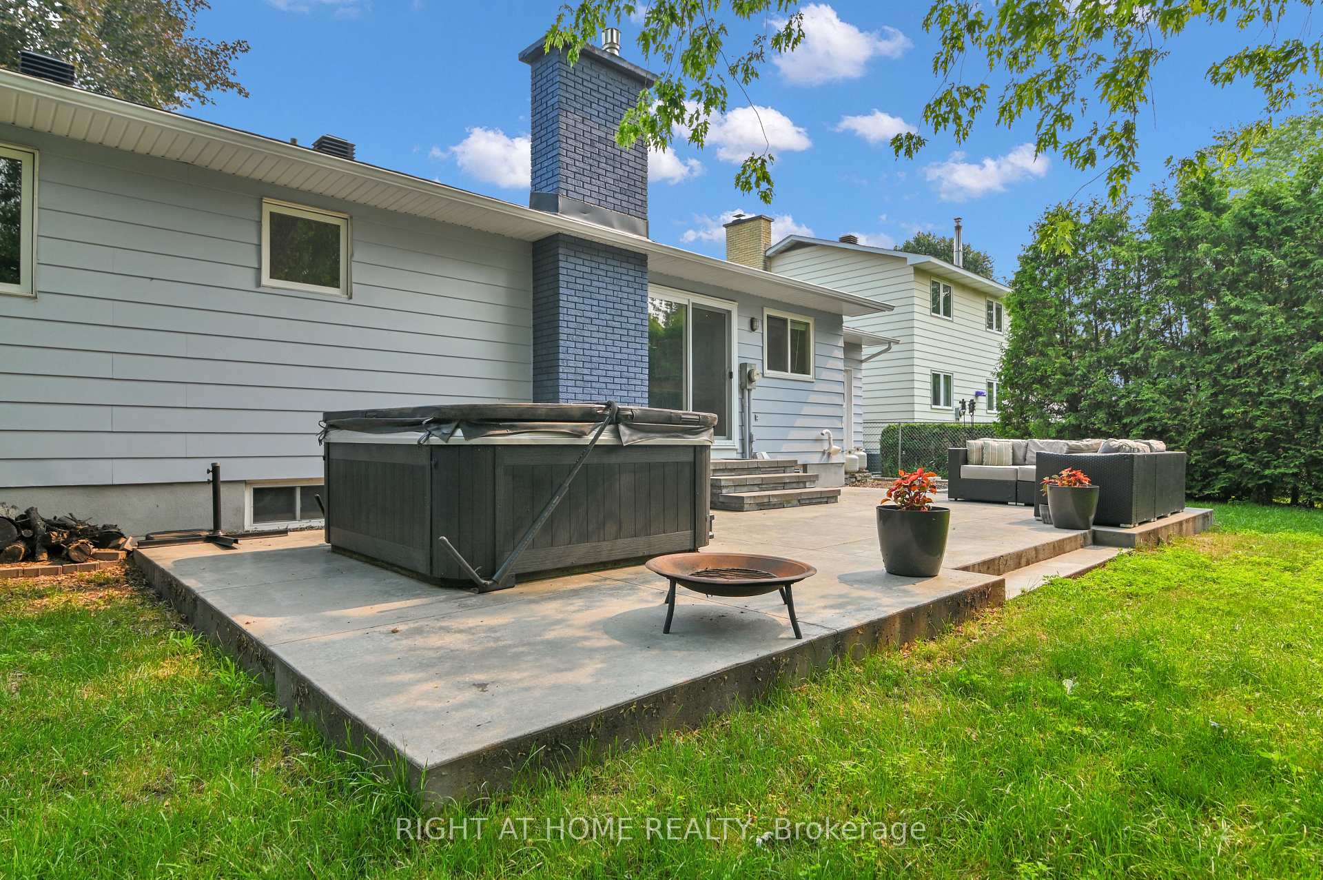 Photo 32 of 9 Leetom Crescent, Ottawa, Barrhaven - Pheasant Run — HOMEH