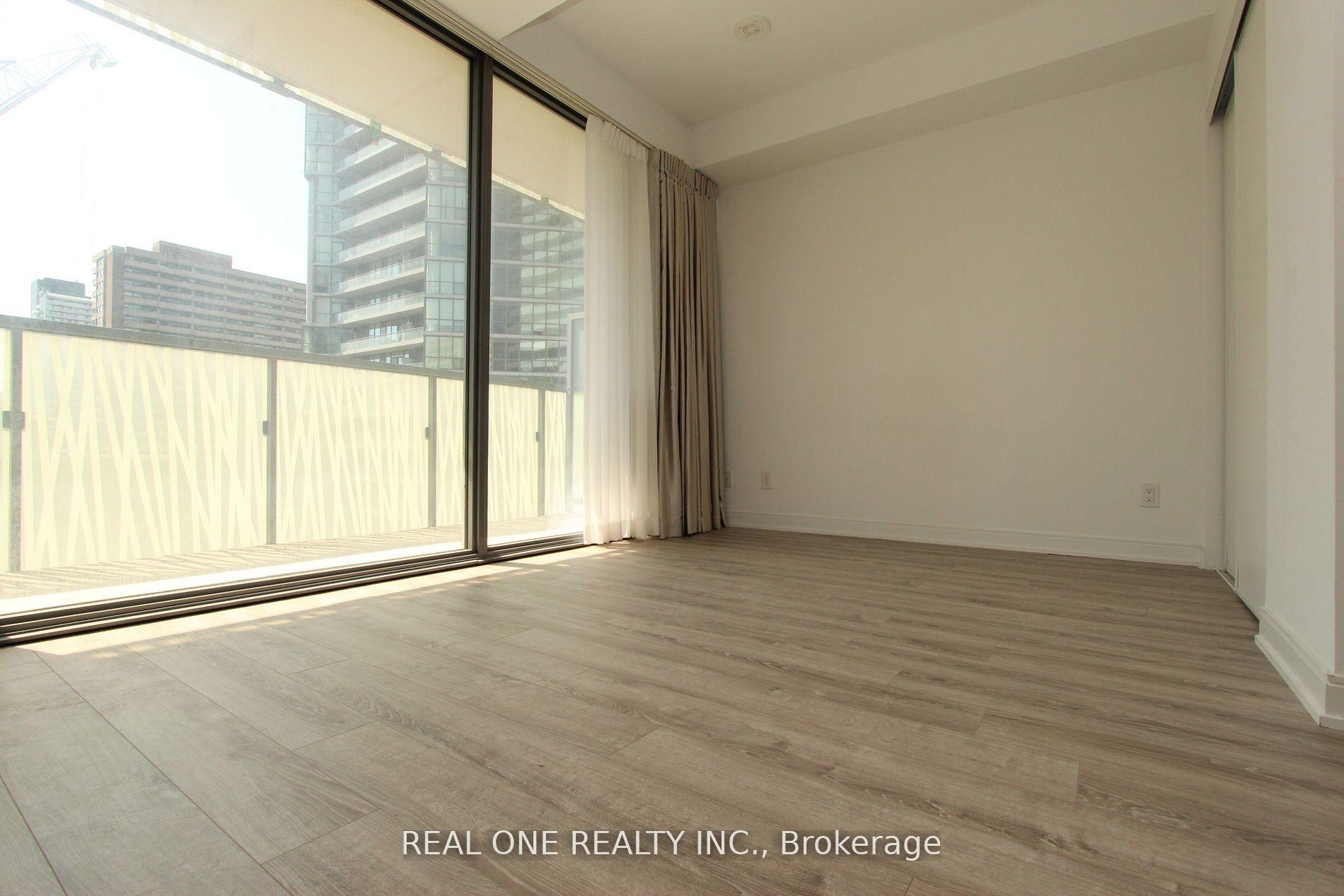 Photo 4 of Unit 904, 50 Charles Street E, Toronto, Church-Yonge Corridor — HOMEH