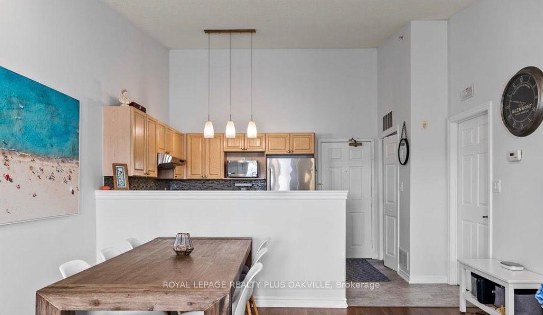 Photo 3 of Unit 403, 2035 Appleby Line, Burlington, Uptown — HOMEH