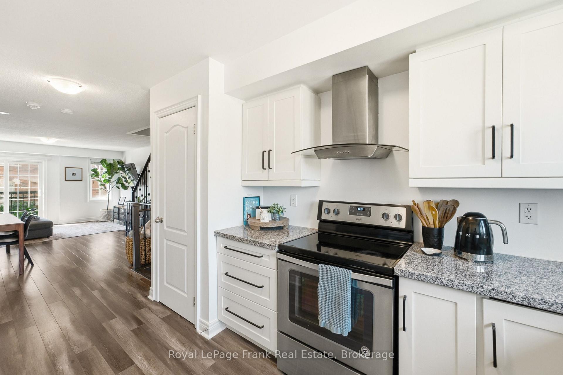 Photo 3 of Unit 9, 2550 Bromus Path, Oshawa, Windfields — HOMEH