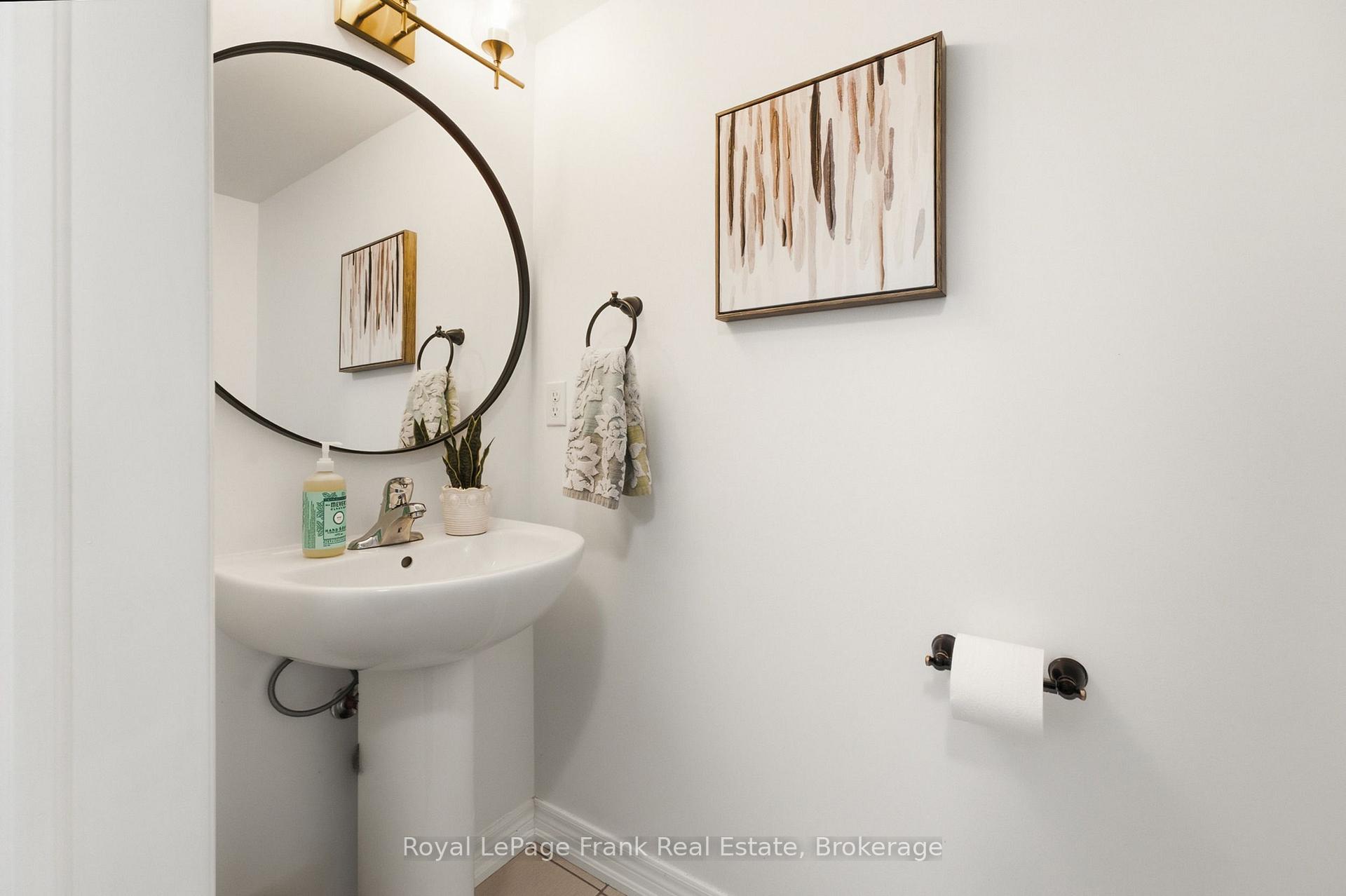 Photo 5 of Unit 9, 2550 Bromus Path, Oshawa, Windfields — HOMEH