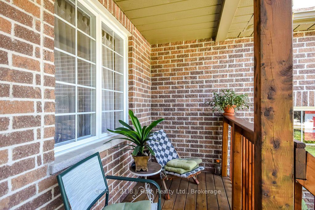 Photo 4 of 59 Anderson Crescent, Tay, Victoria Harbour — HOMEH