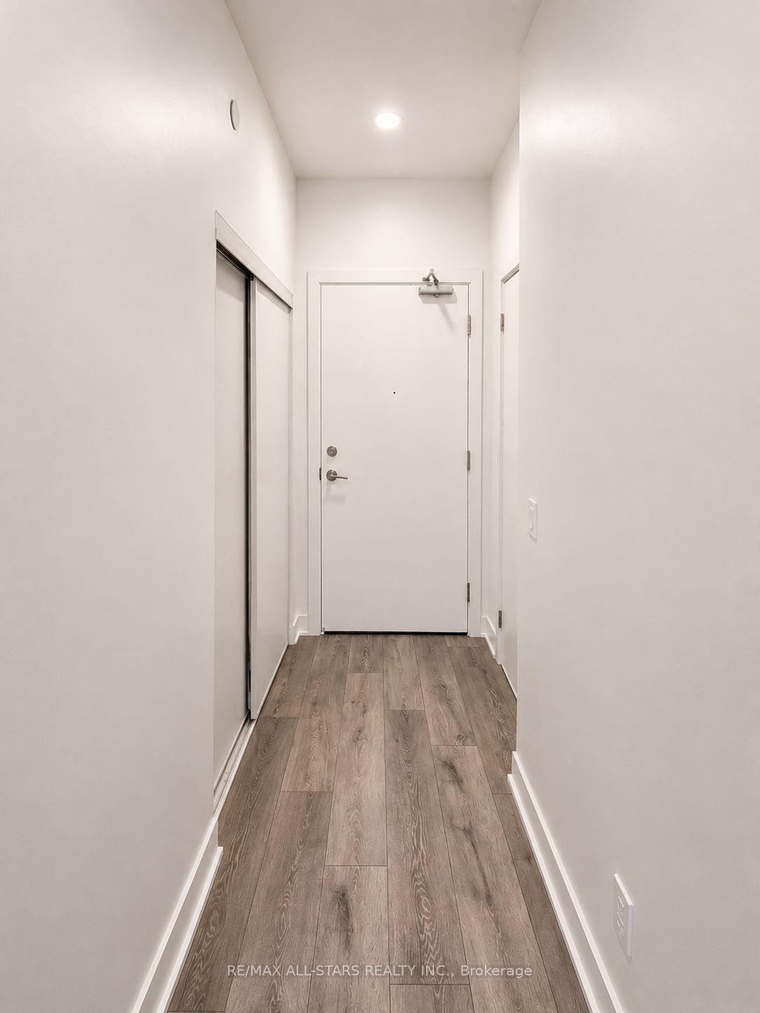 Photo 3 of Unit 1708, 10 Flavelle Trail, Vaughan, Steeles West Industrial — HOMEH