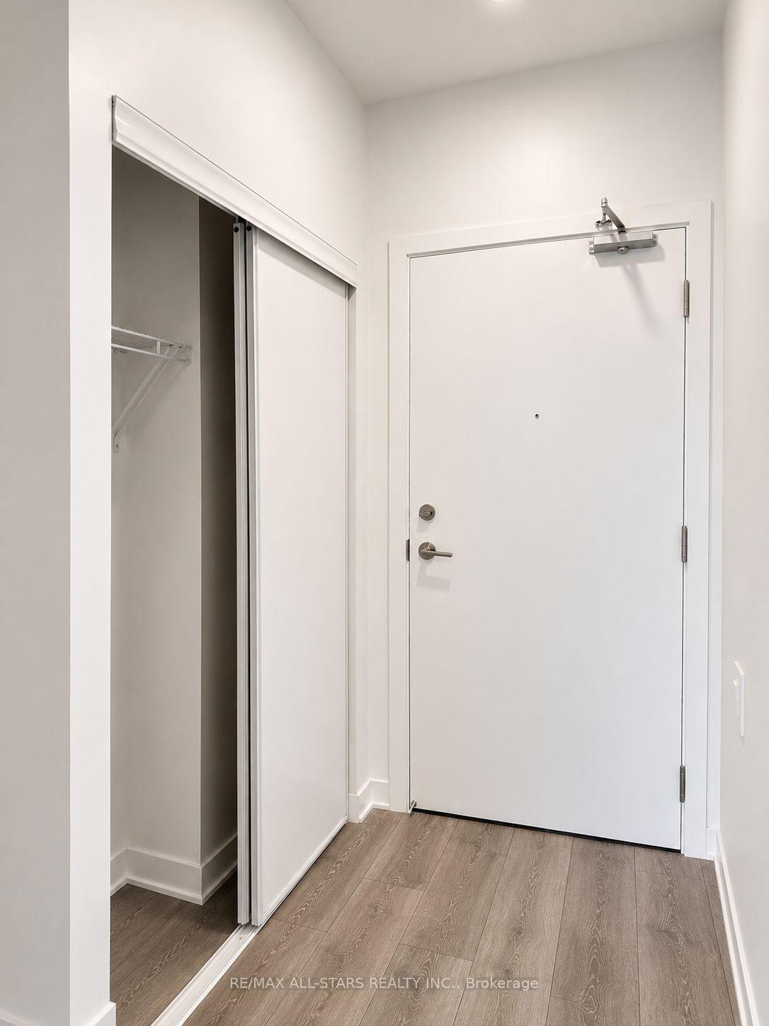Photo 4 of Unit 1708, 10 Flavelle Trail, Vaughan, Steeles West Industrial — HOMEH