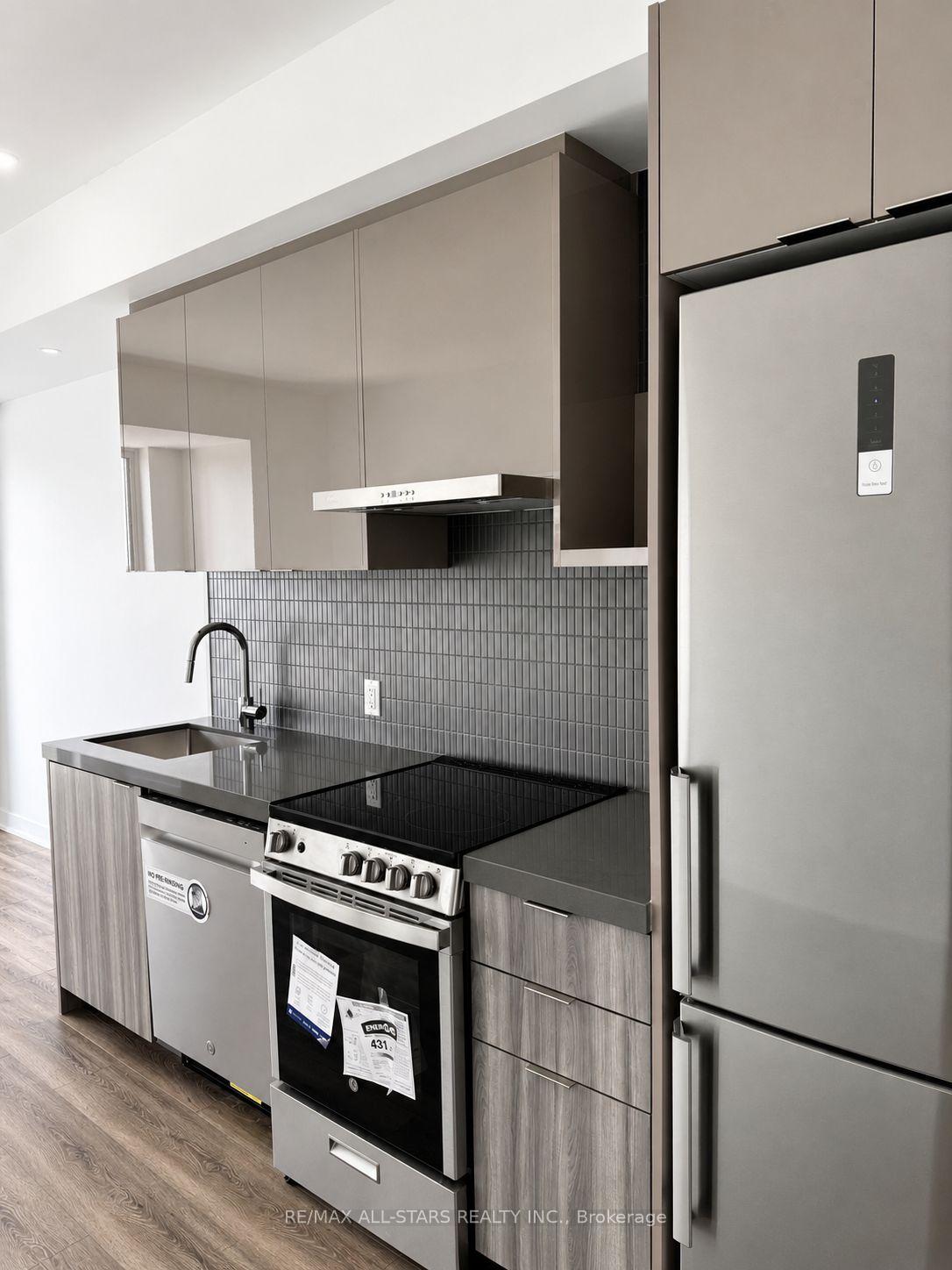 Photo 6 of Unit 1708, 10 Flavelle Trail, Vaughan, Steeles West Industrial — HOMEH
