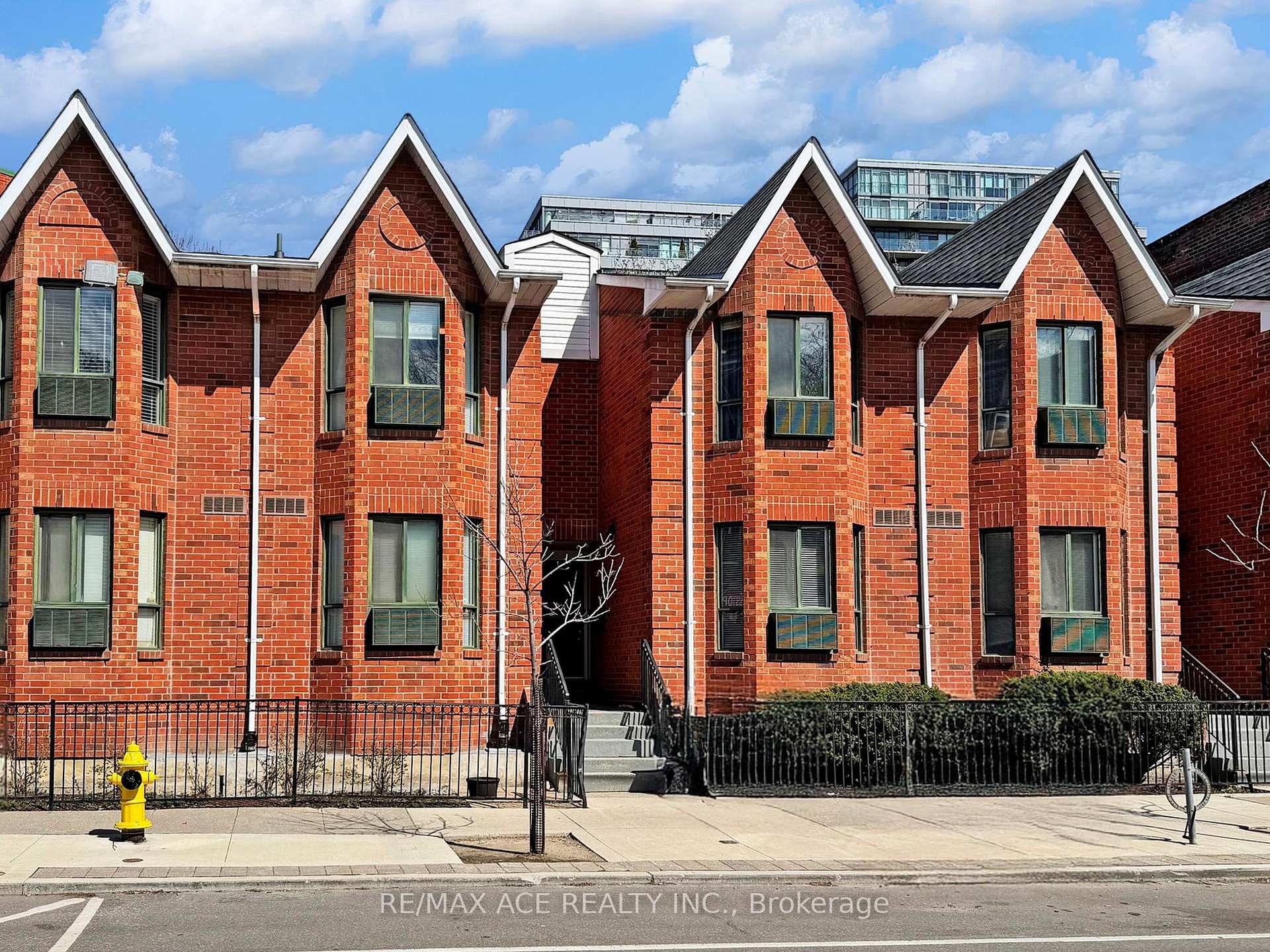 Photo of Unit 14, 660B Wellington Street W
