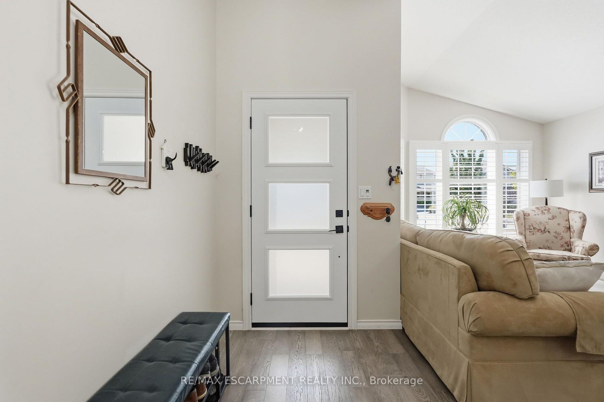 Photo 2 of 40 Maich Crescent, Brantford, West Brant — HOMEH