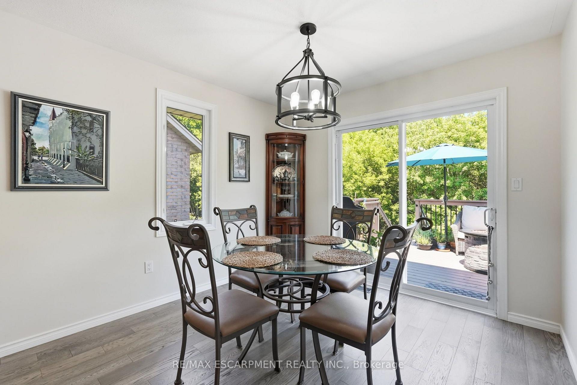 Photo 10 of 40 Maich Crescent, Brantford, West Brant — HOMEH