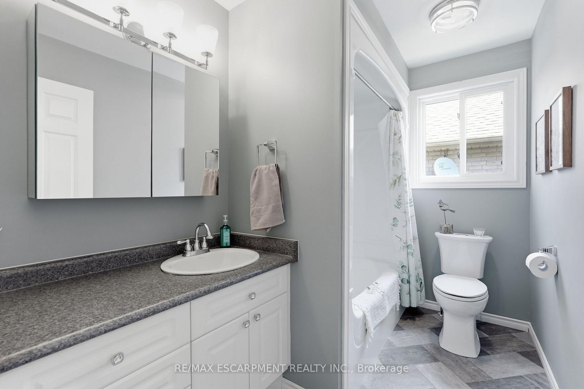 Photo 15 of 40 Maich Crescent, Brantford, West Brant — HOMEH