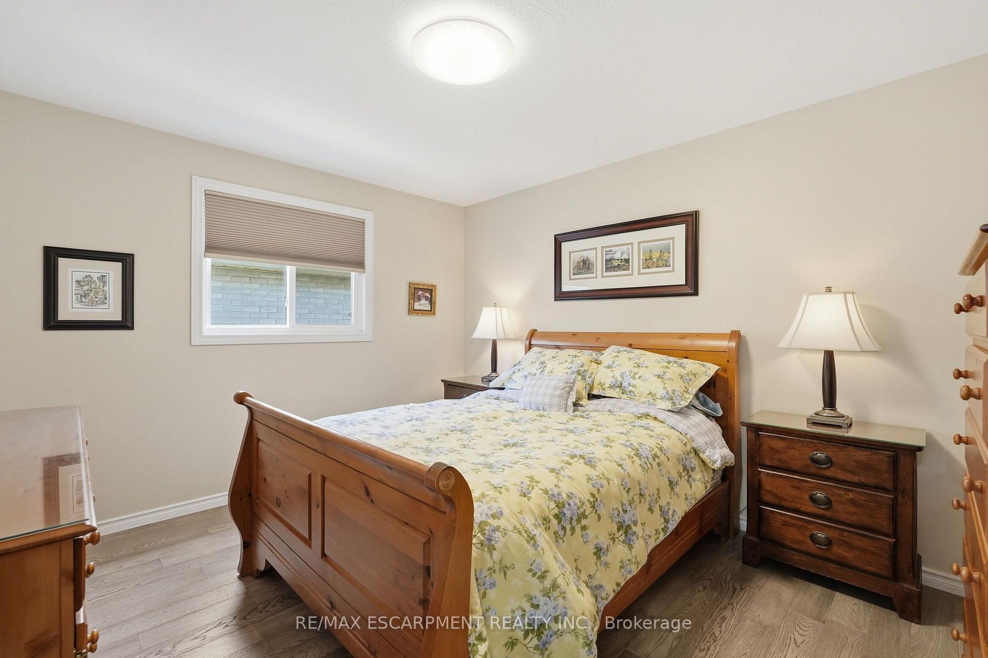 Photo 16 of 40 Maich Crescent, Brantford, West Brant — HOMEH