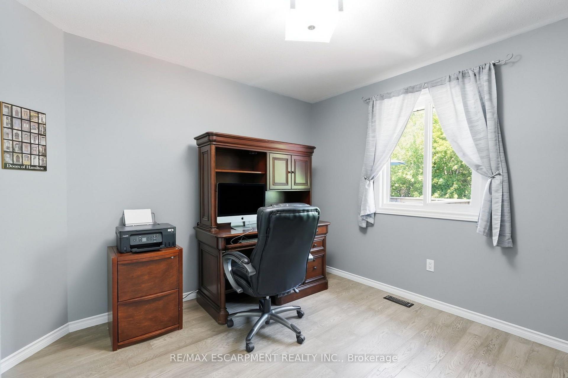 Photo 19 of 40 Maich Crescent, Brantford, West Brant — HOMEH