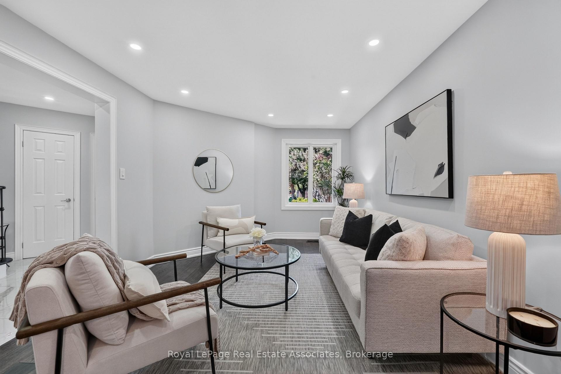 Photo 8 of 3346 Chartrand Crescent, Mississauga, Erin Mills — HOMEH