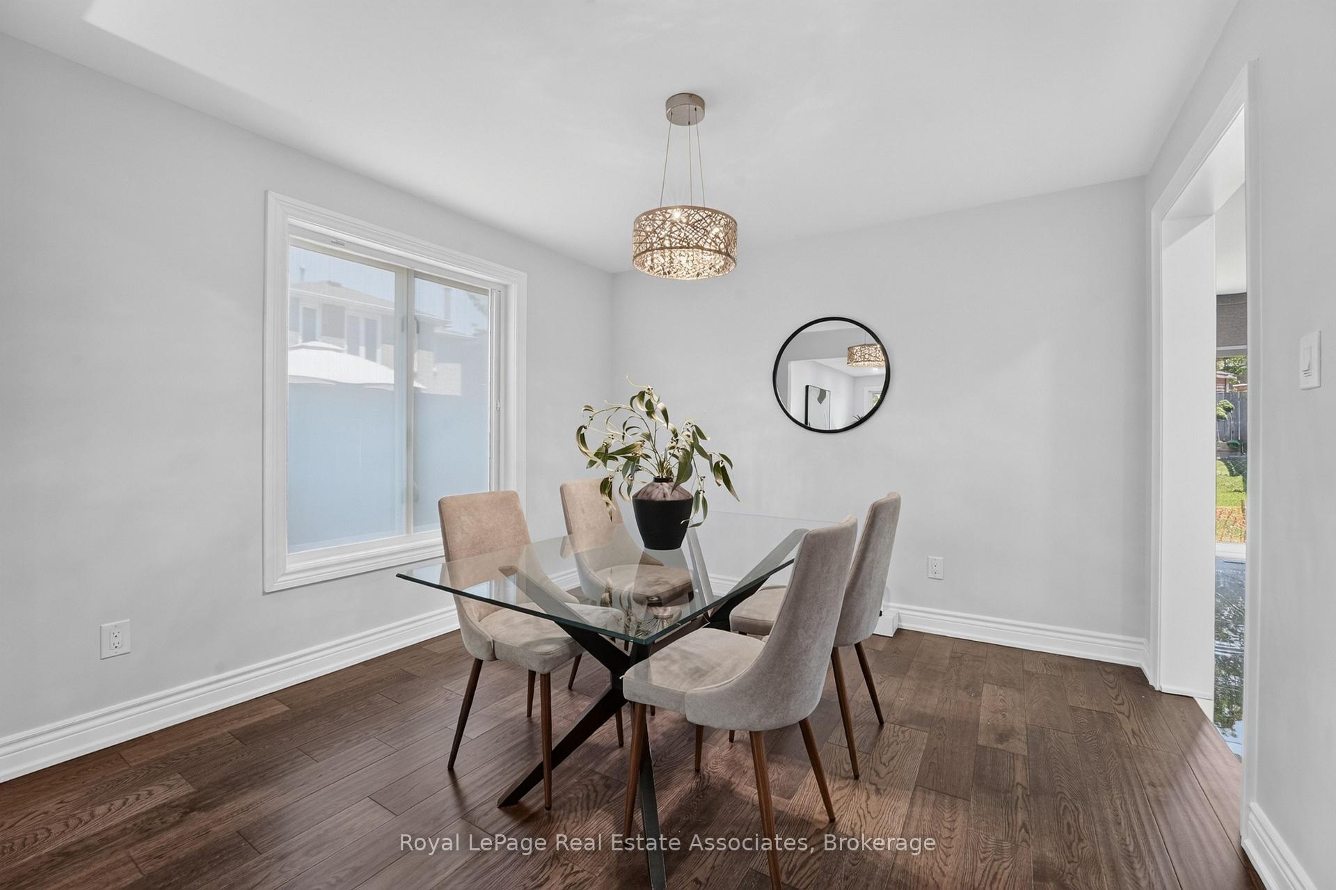 Photo 10 of 3346 Chartrand Crescent, Mississauga, Erin Mills — HOMEH