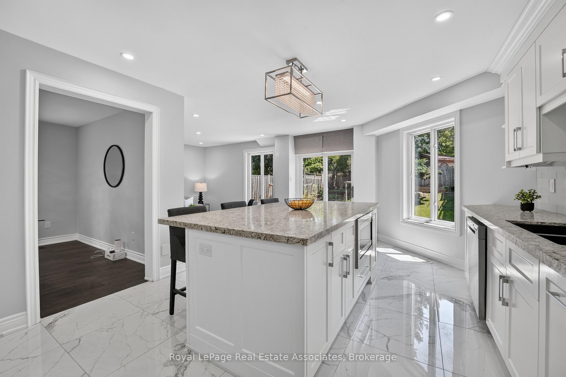 Photo 14 of 3346 Chartrand Crescent, Mississauga, Erin Mills — HOMEH