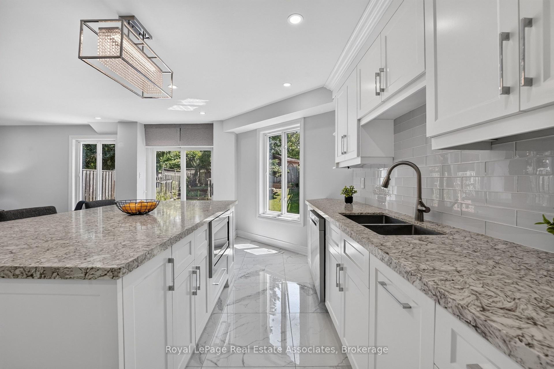 Photo 15 of 3346 Chartrand Crescent, Mississauga, Erin Mills — HOMEH