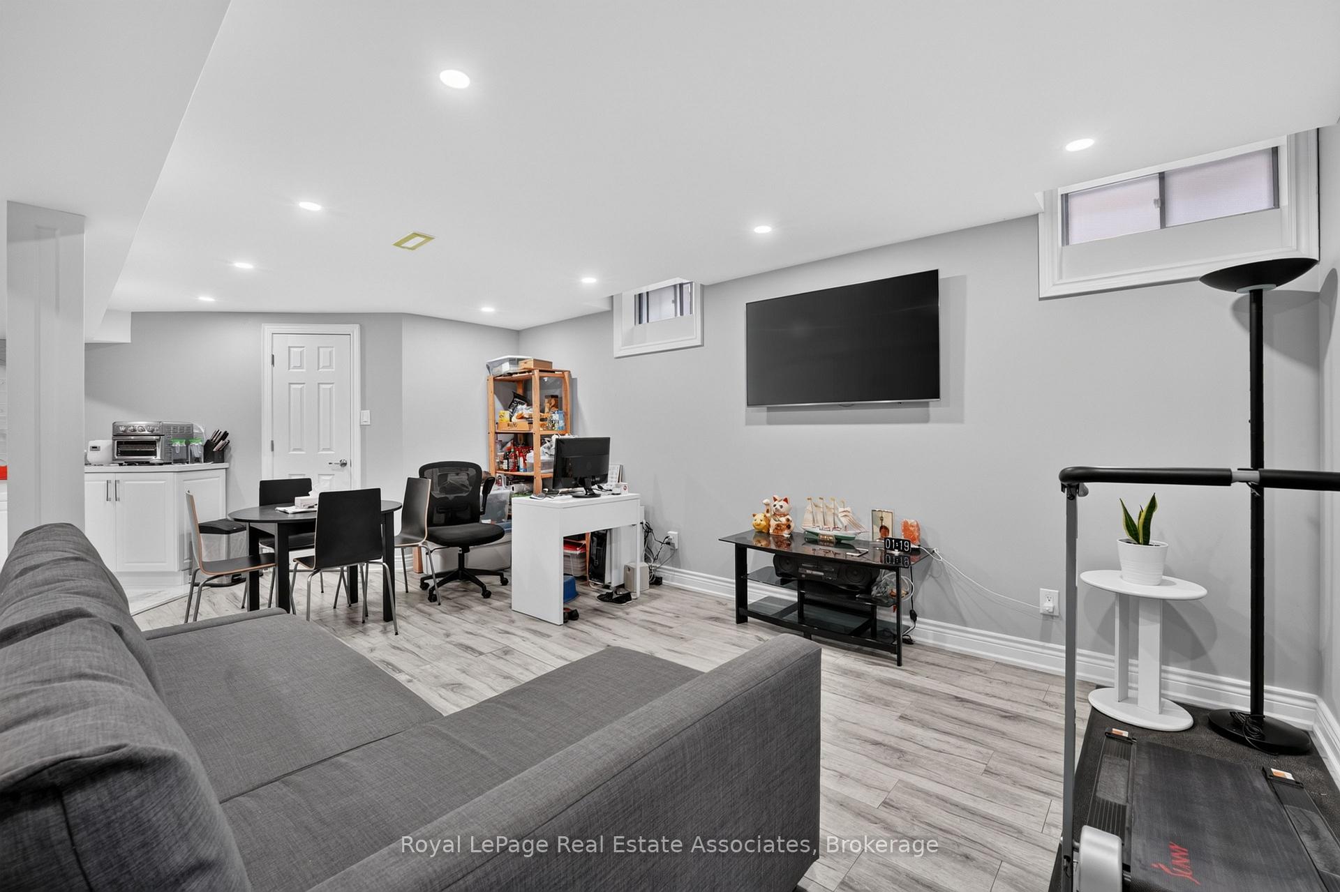 Photo 41 of 3346 Chartrand Crescent, Mississauga, Erin Mills — HOMEH