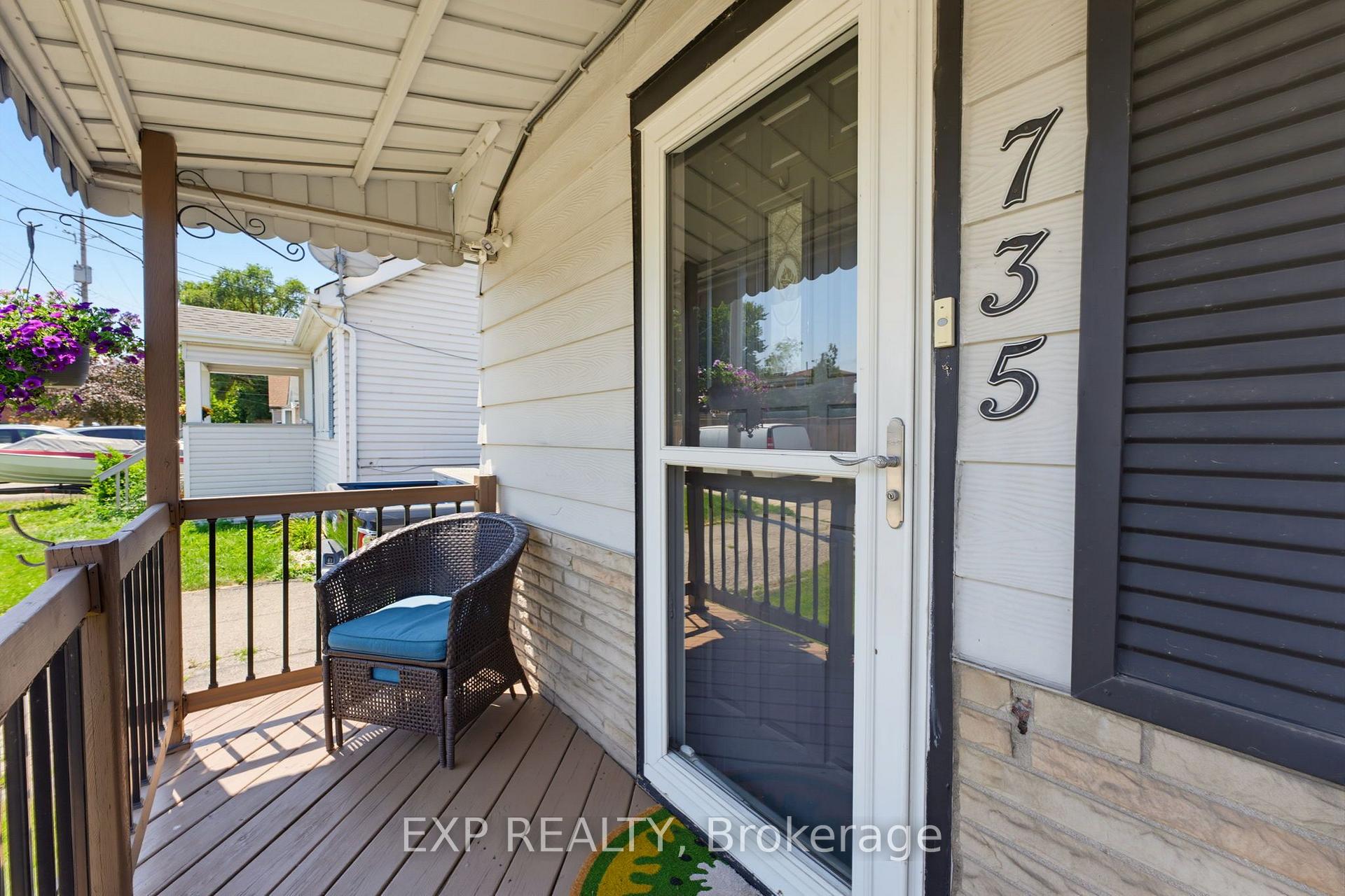 Photo 2 of 735 Dunn Avenue, Hamilton, Parkview — HOMEH