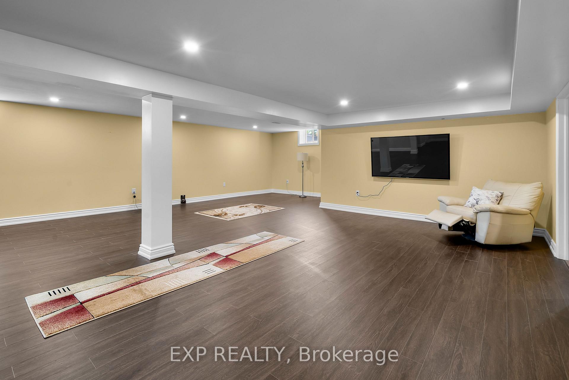 Photo 34 of 9001 Tristar Crescent, Niagara Falls, Lyons Creek — HOMEH