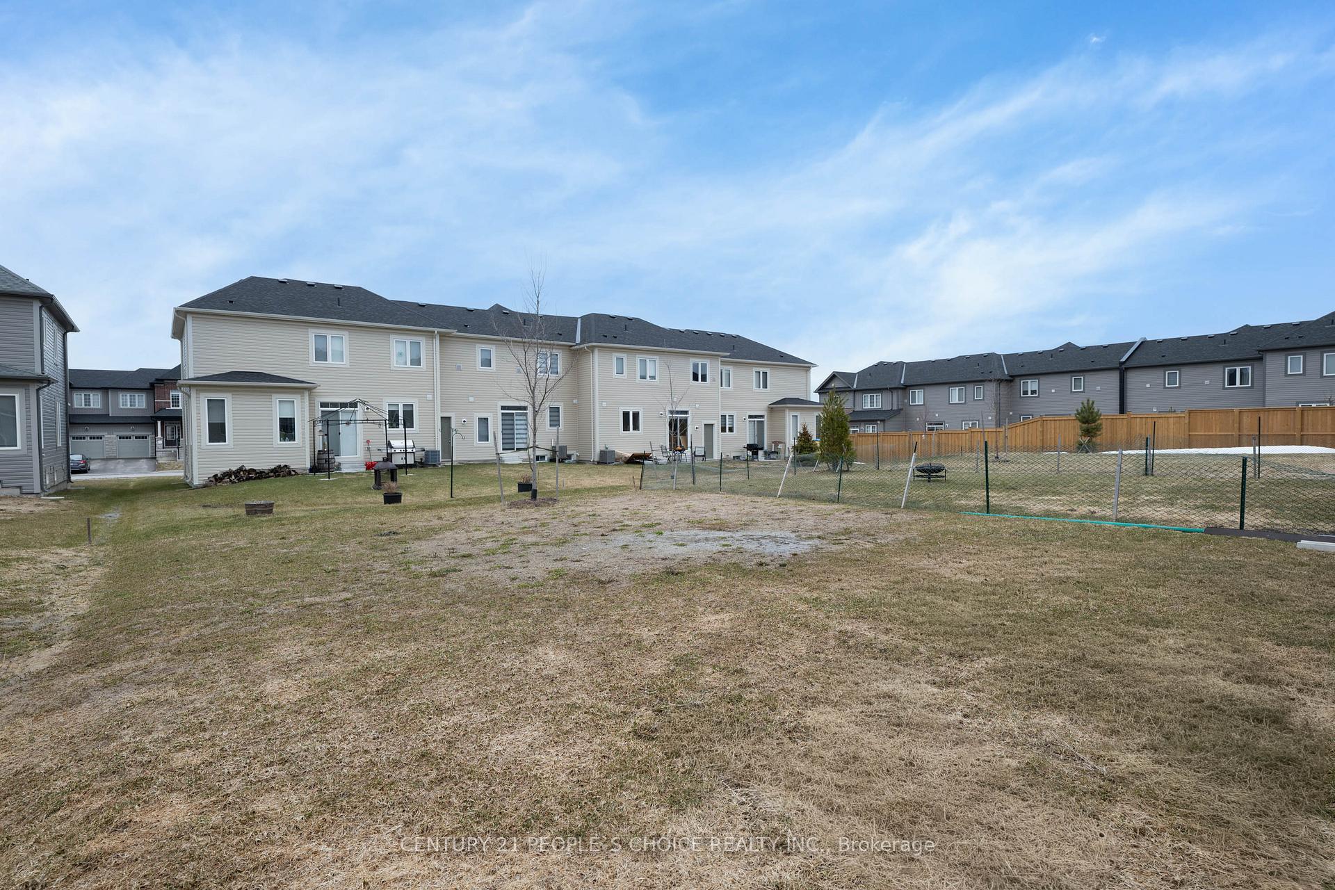Photo 5 of 69 Central Square Boulevard, Wasaga Beach — HOMEH