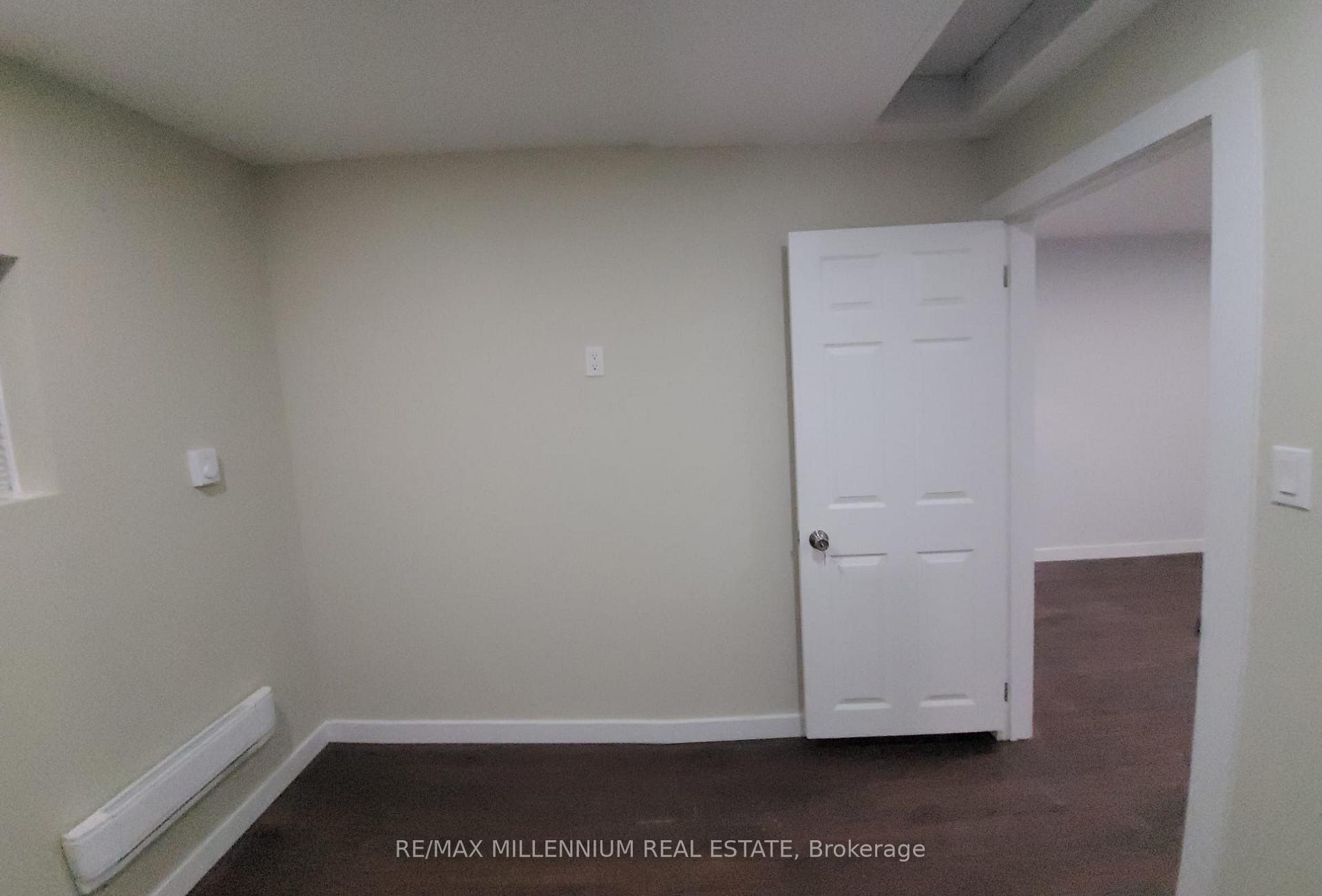 Photo 2 of 271 Thistle Down Boulevard W, Etobicoke, Thistletown-Beaumonde Heights — HOMEH