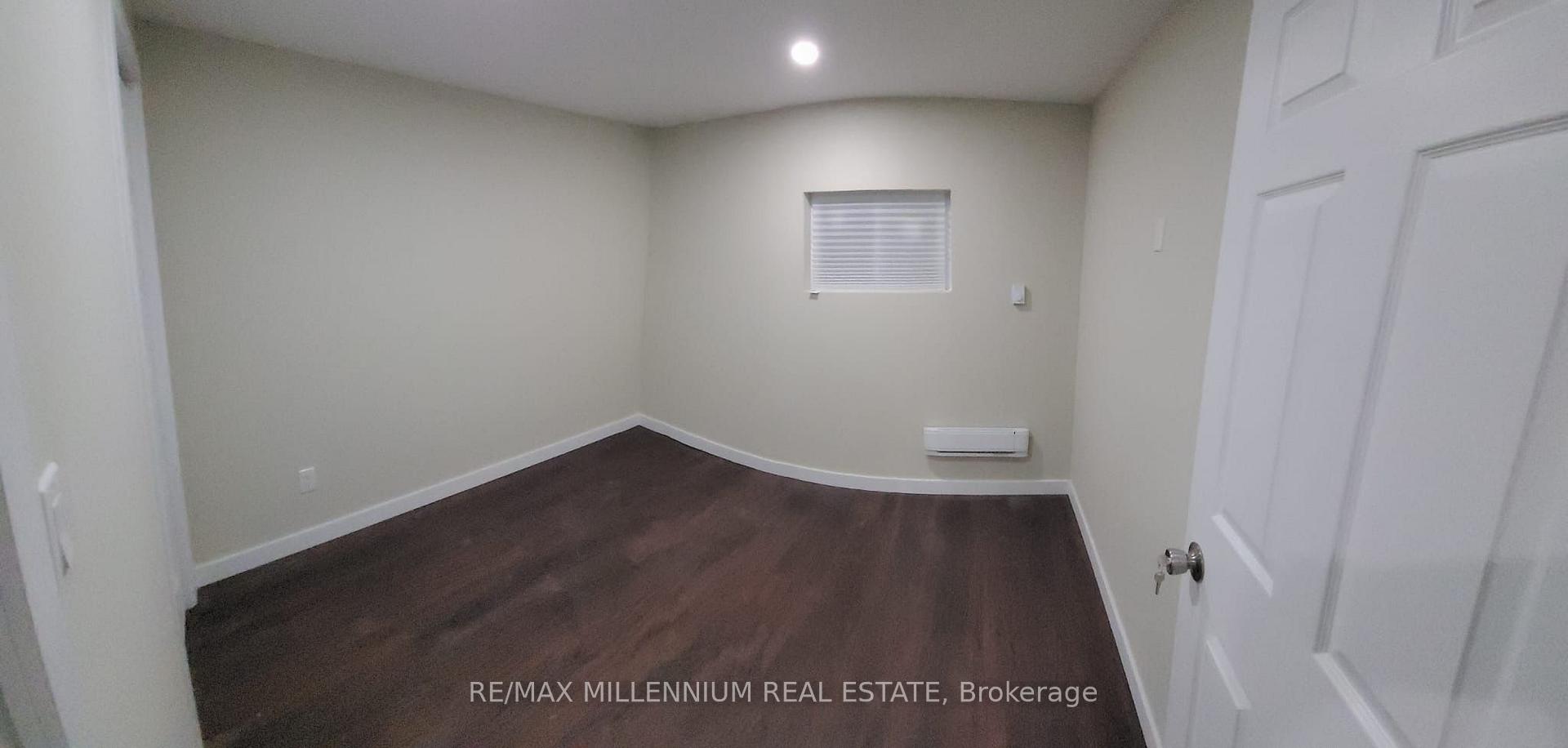 Photo 7 of 271 Thistle Down Boulevard W, Etobicoke, Thistletown-Beaumonde Heights — HOMEH