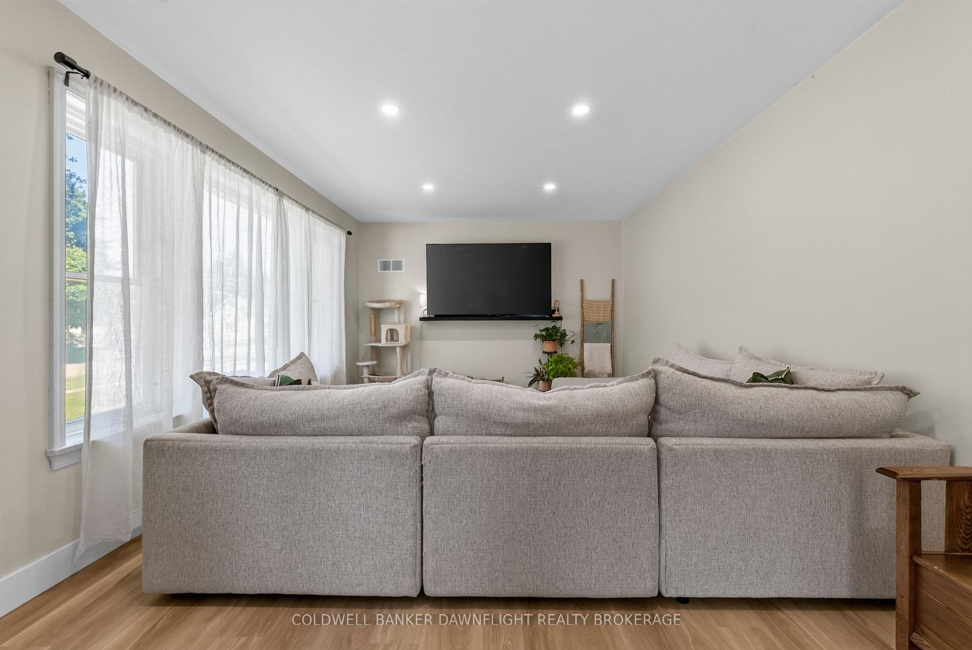 Photo 6 of 126 Centre Street, Bluewater, Hay — HOMEH