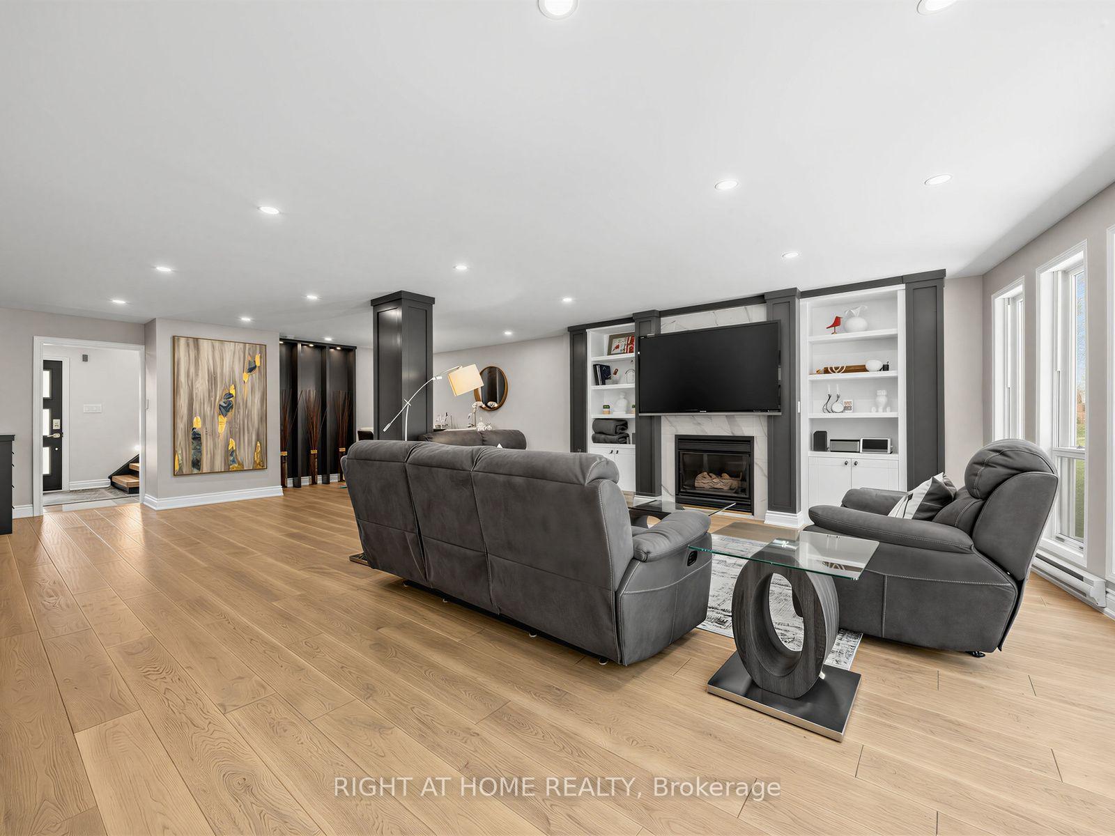 Photo 7 of 4236 Credit Pointe Drive, Mississauga, East Credit — HOMEH