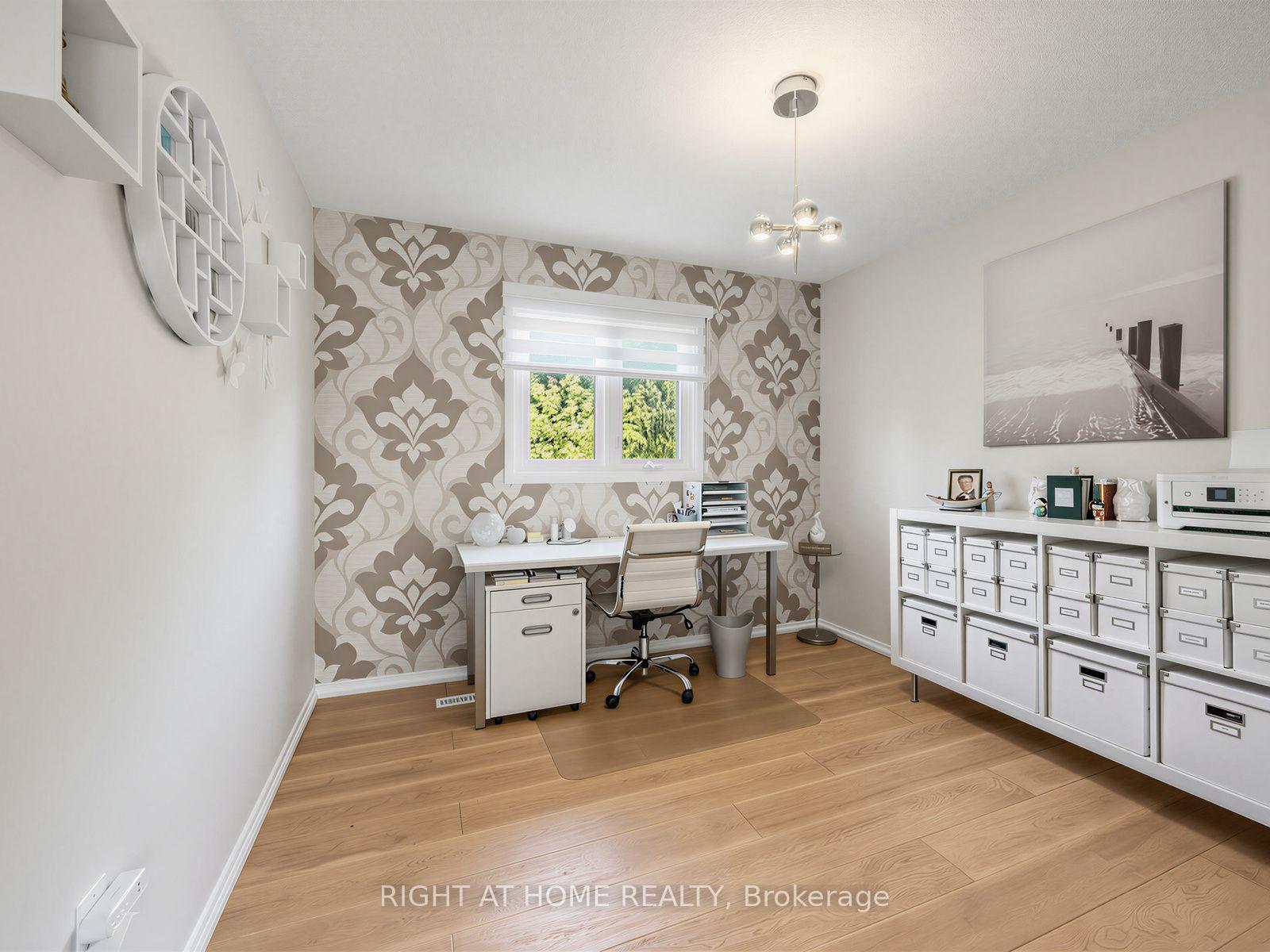Photo 10 of 4236 Credit Pointe Drive, Mississauga, East Credit — HOMEH