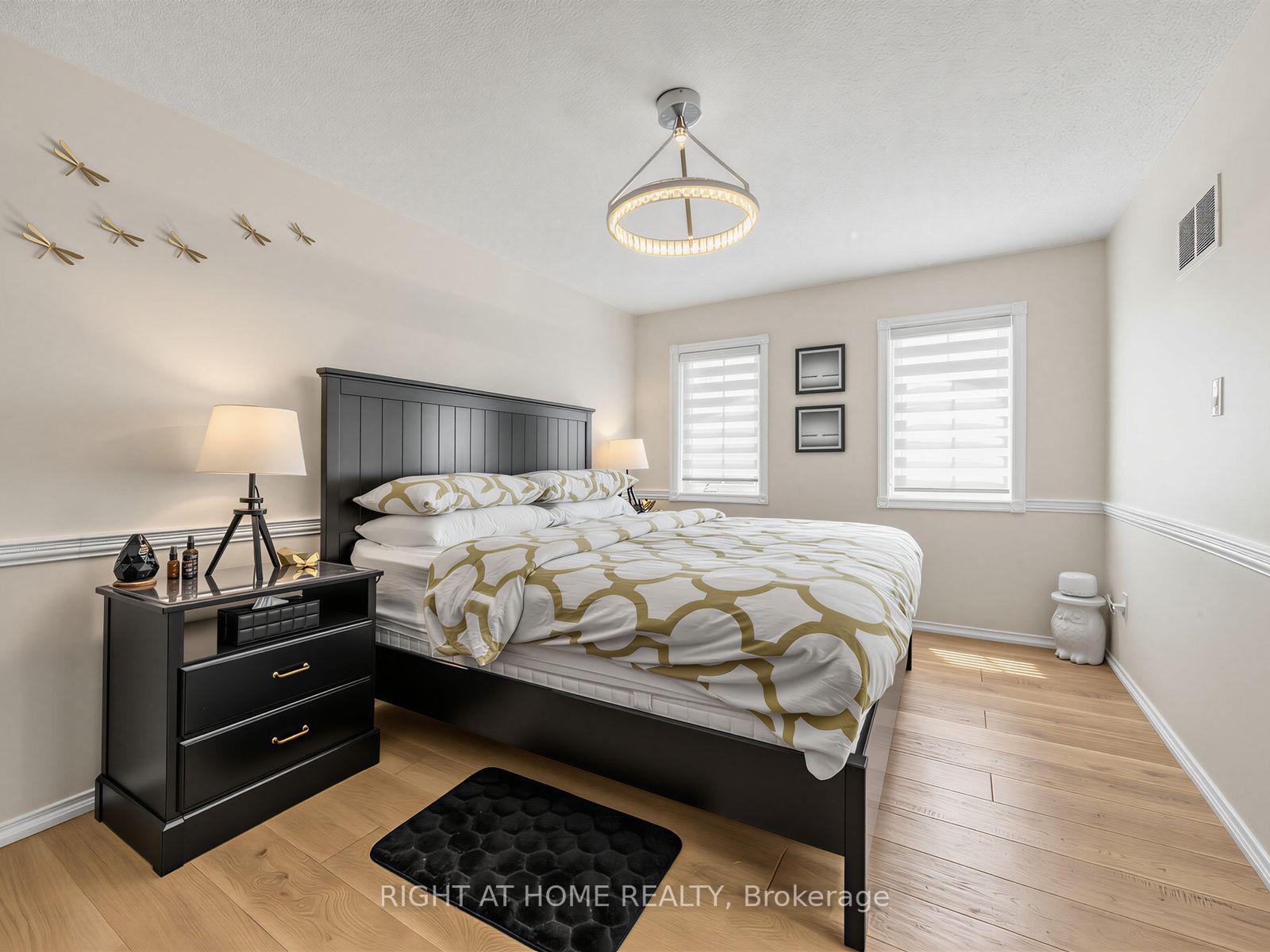 Photo 11 of 4236 Credit Pointe Drive, Mississauga, East Credit — HOMEH