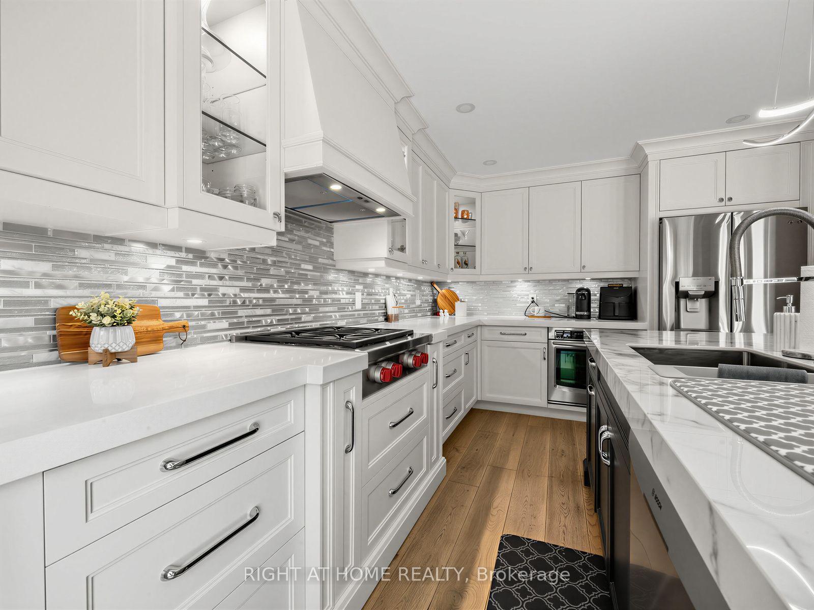 Photo 15 of 4236 Credit Pointe Drive, Mississauga, East Credit — HOMEH