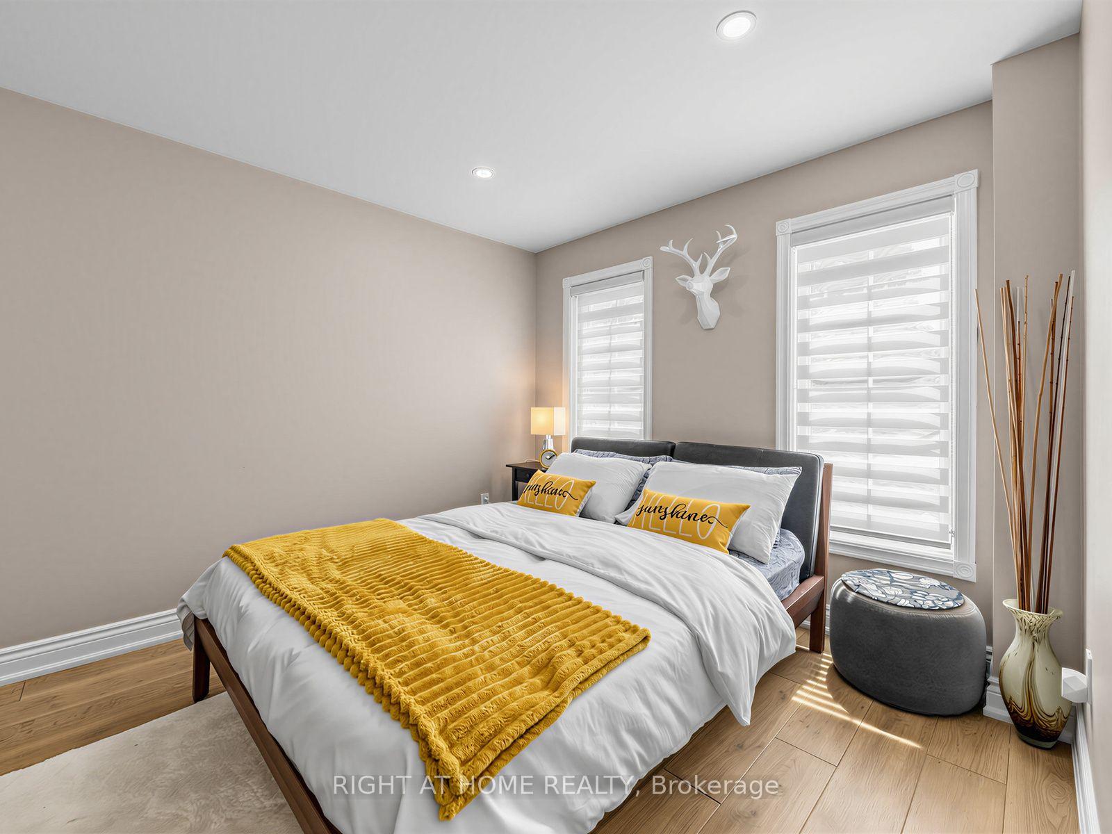 Photo 18 of 4236 Credit Pointe Drive, Mississauga, East Credit — HOMEH