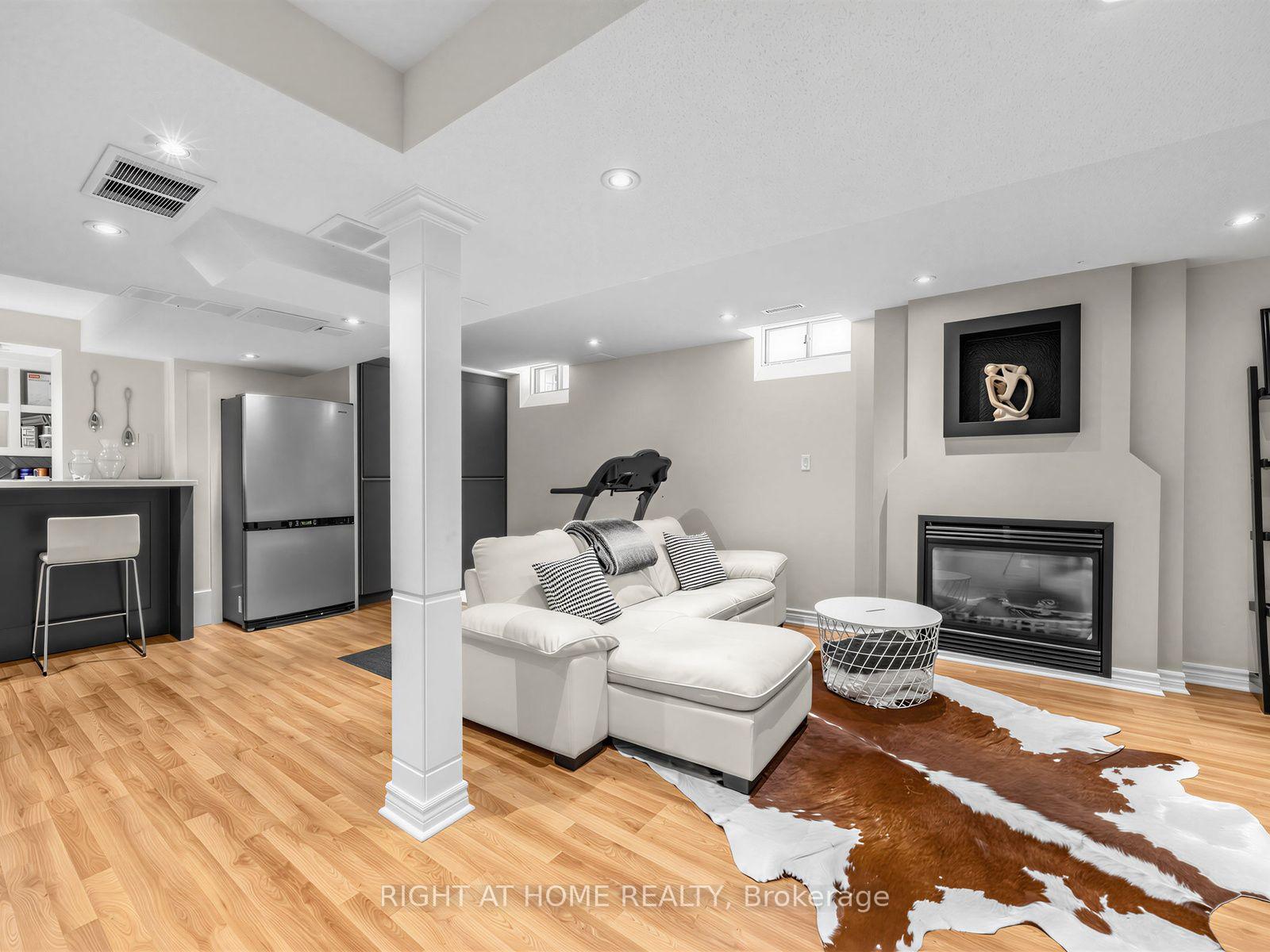 Photo 22 of 4236 Credit Pointe Drive, Mississauga, East Credit — HOMEH