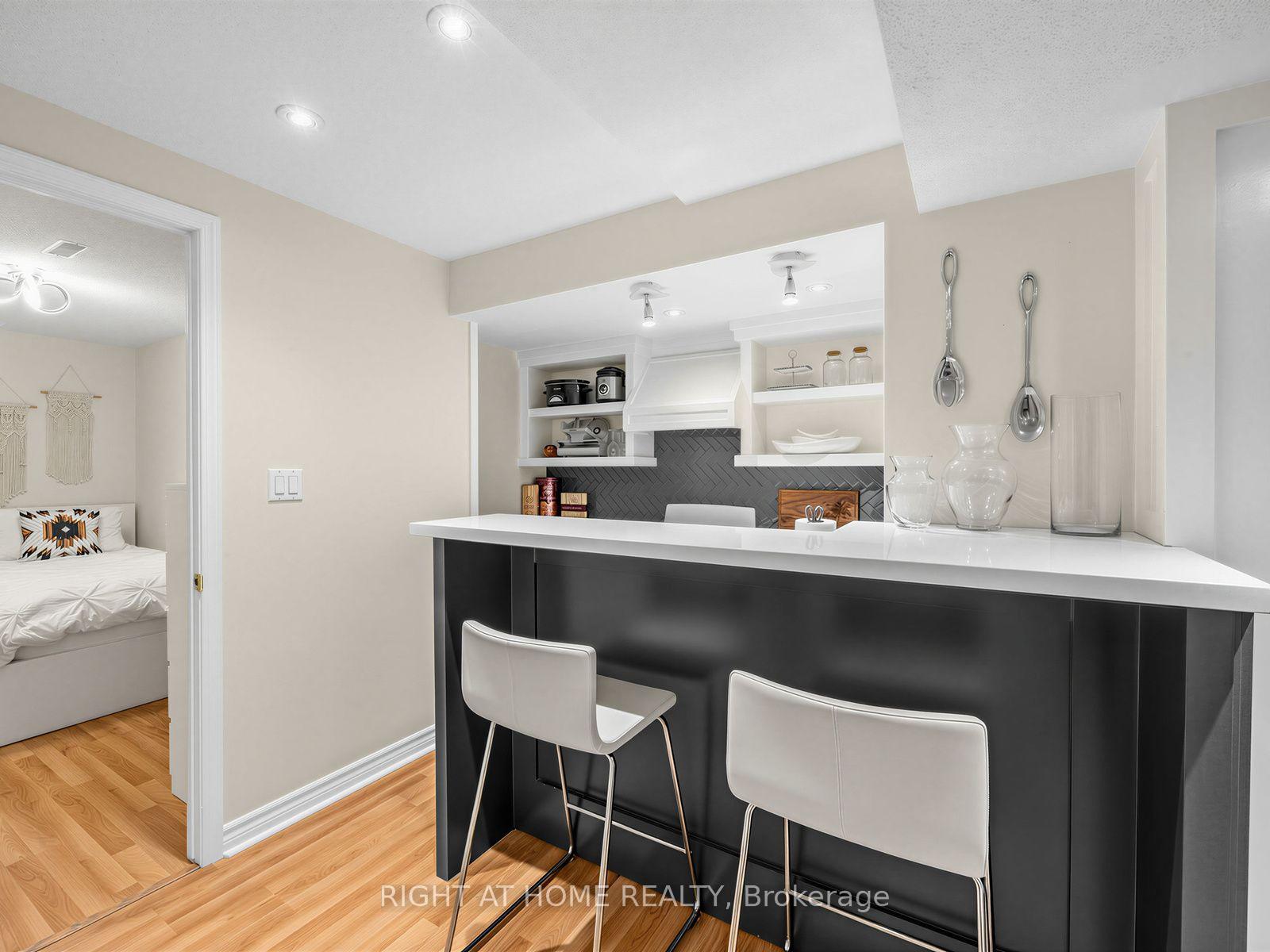 Photo 24 of 4236 Credit Pointe Drive, Mississauga, East Credit — HOMEH