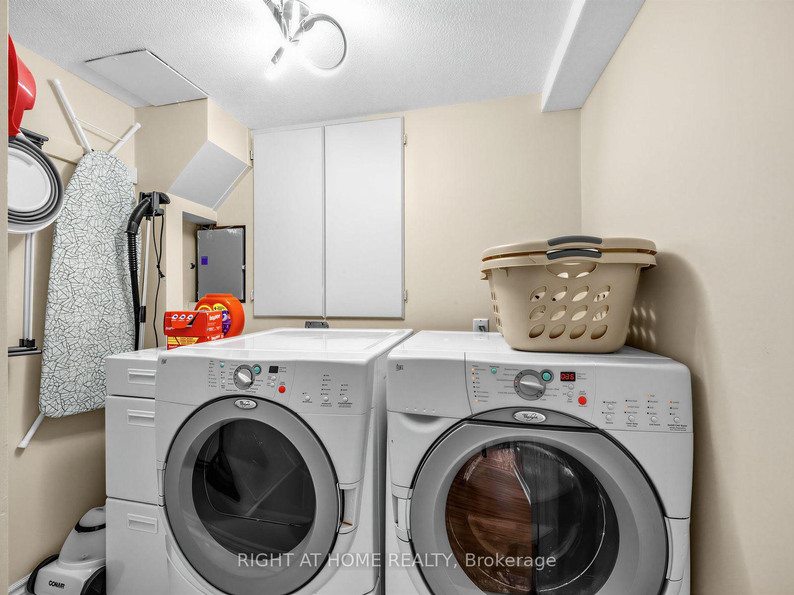 Photo 26 of 4236 Credit Pointe Drive, Mississauga, East Credit — HOMEH