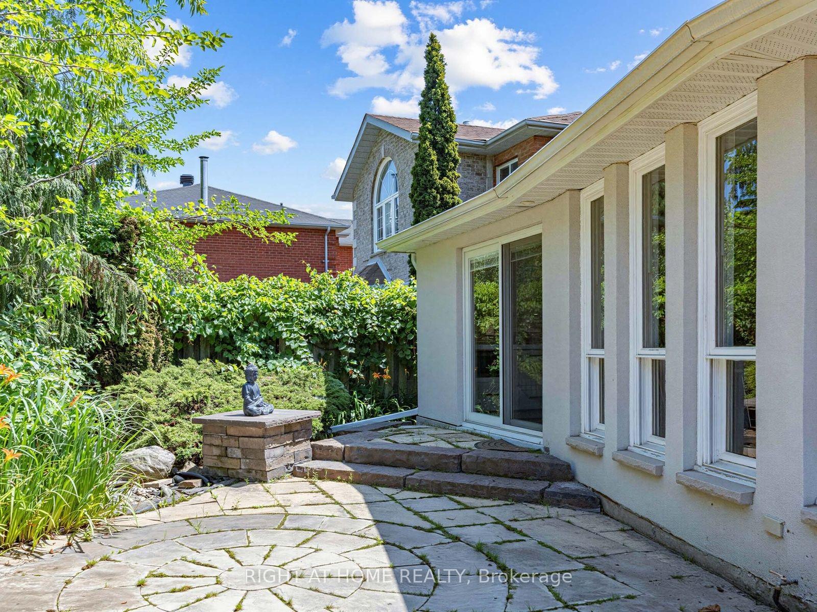 Photo 28 of 4236 Credit Pointe Drive, Mississauga, East Credit — HOMEH