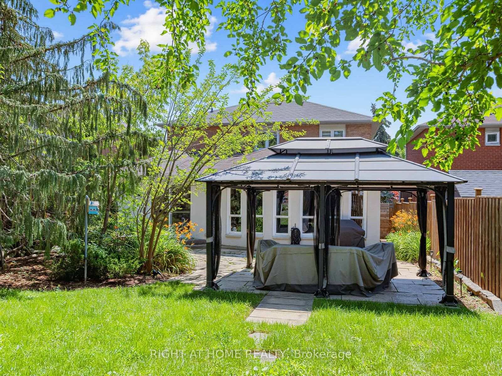 Photo 30 of 4236 Credit Pointe Drive, Mississauga, East Credit — HOMEH
