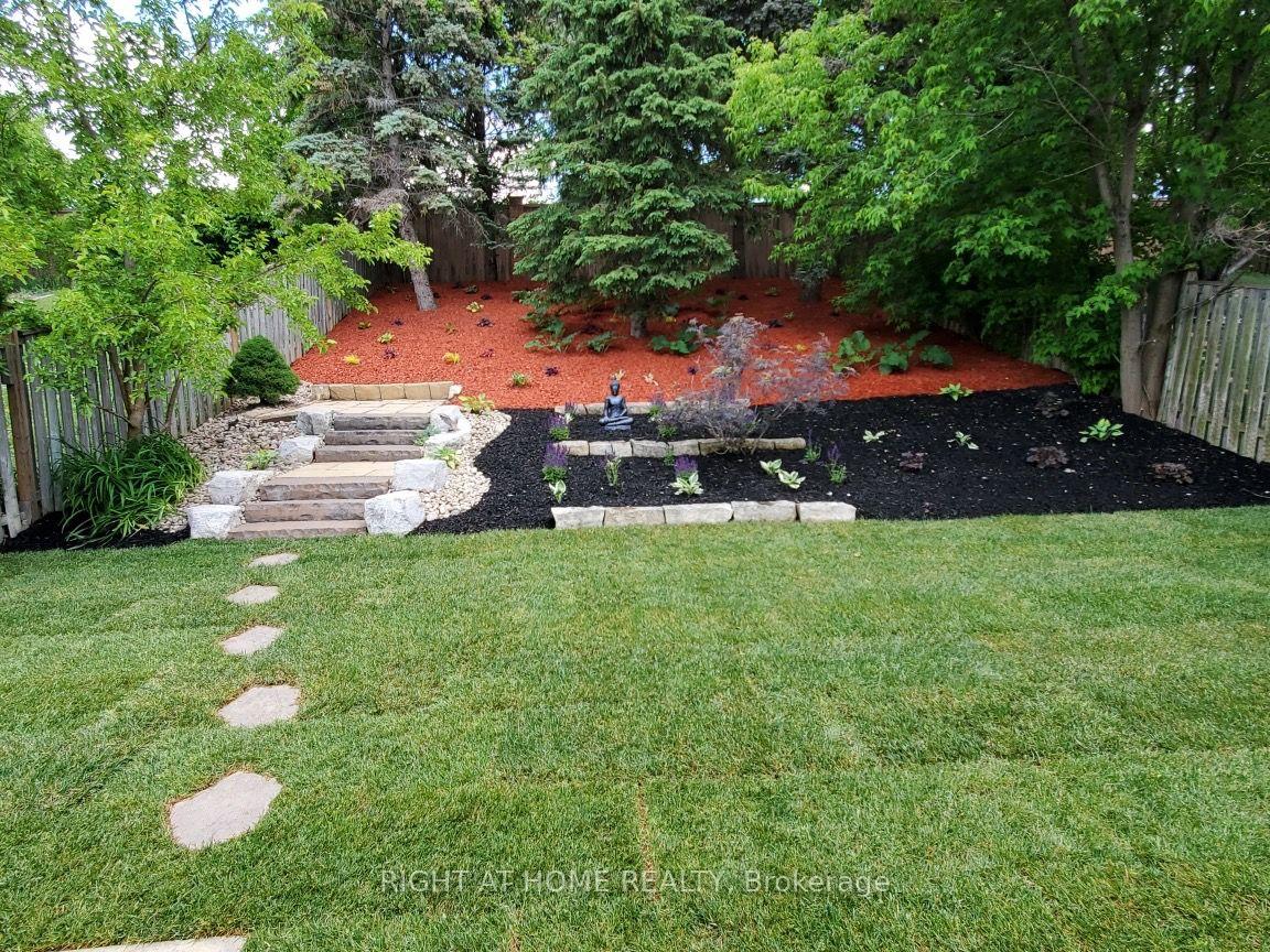 Photo 34 of 4236 Credit Pointe Drive, Mississauga, East Credit — HOMEH