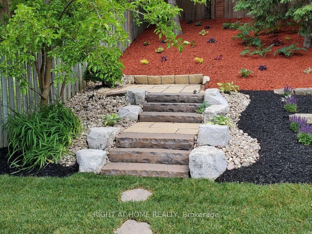 Photo 35 of 4236 Credit Pointe Drive, Mississauga, East Credit — HOMEH