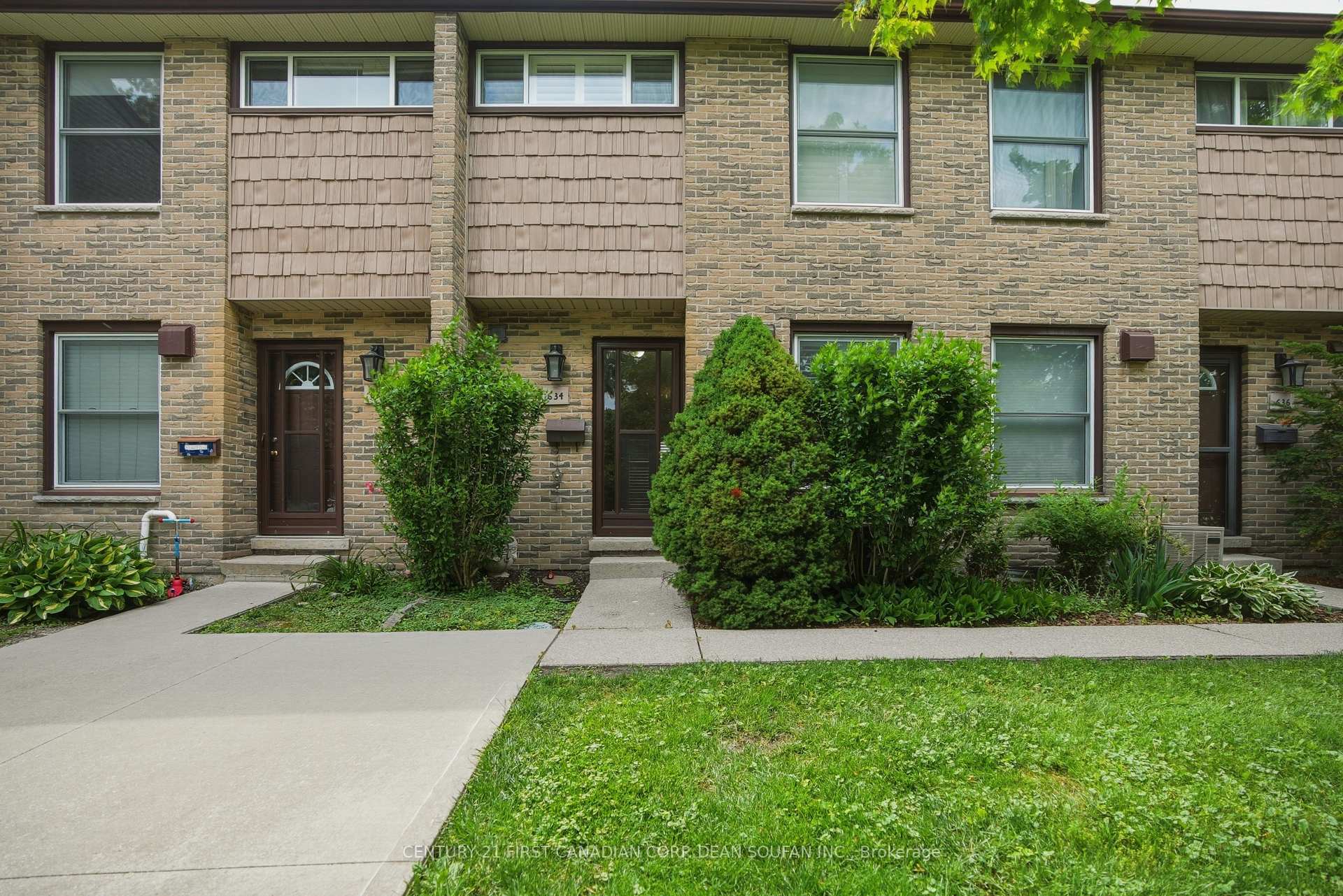 Front of 634 Wonderland Road S