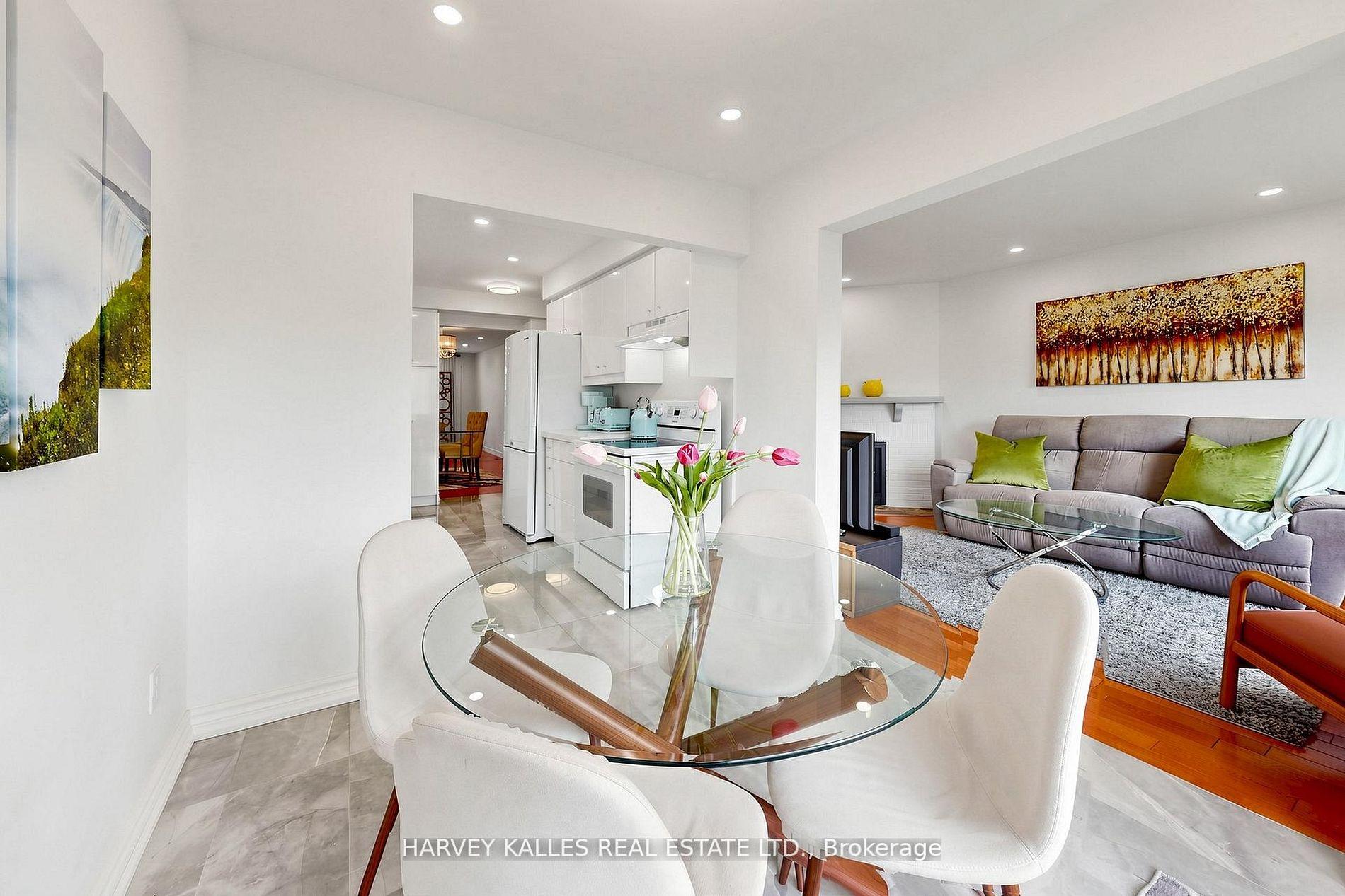 Photo 13 of 197 Lisa Crescent, Vaughan, Crestwood-Springfarm-Yorkhill — HOMEH