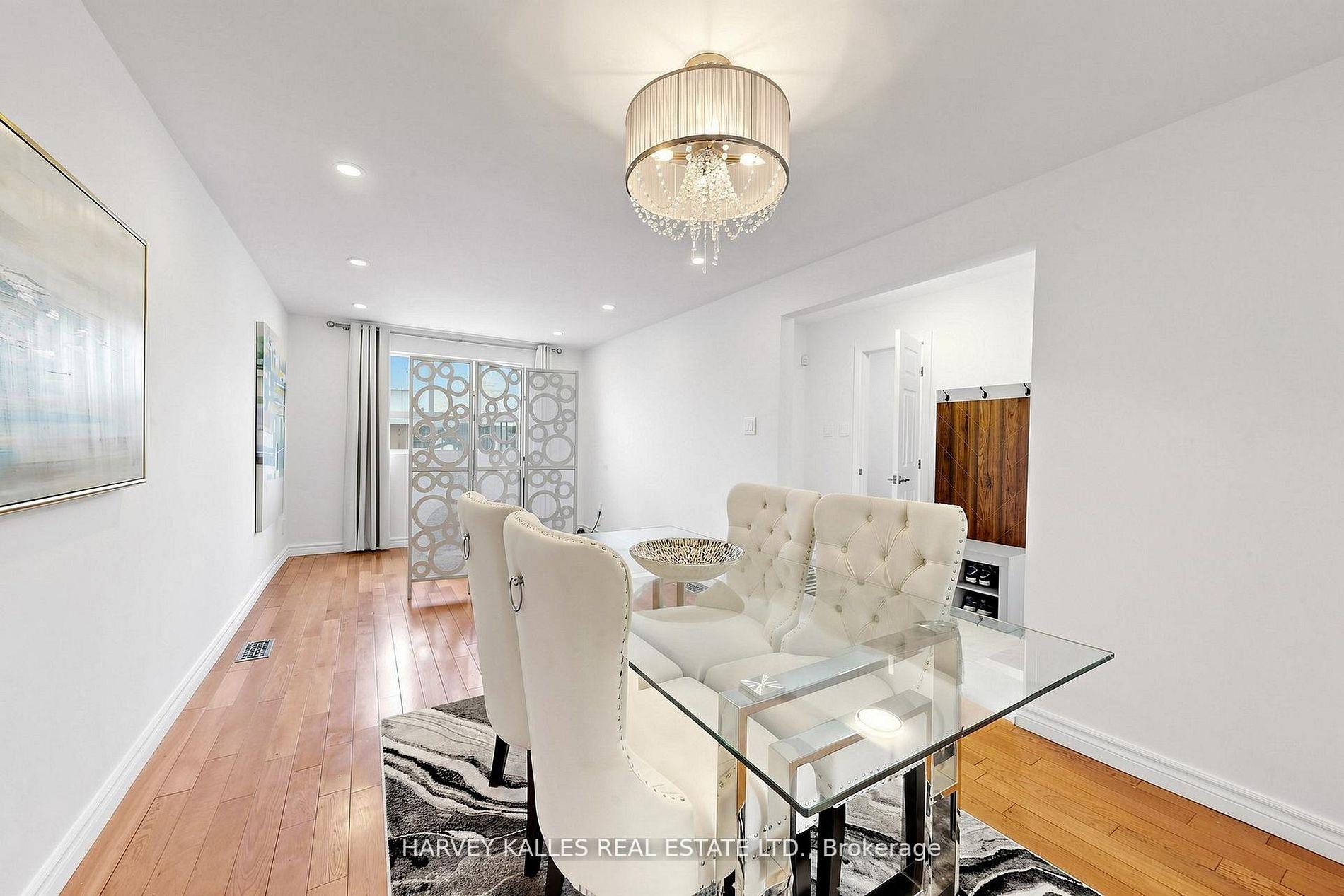Photo 15 of 197 Lisa Crescent, Vaughan, Crestwood-Springfarm-Yorkhill — HOMEH