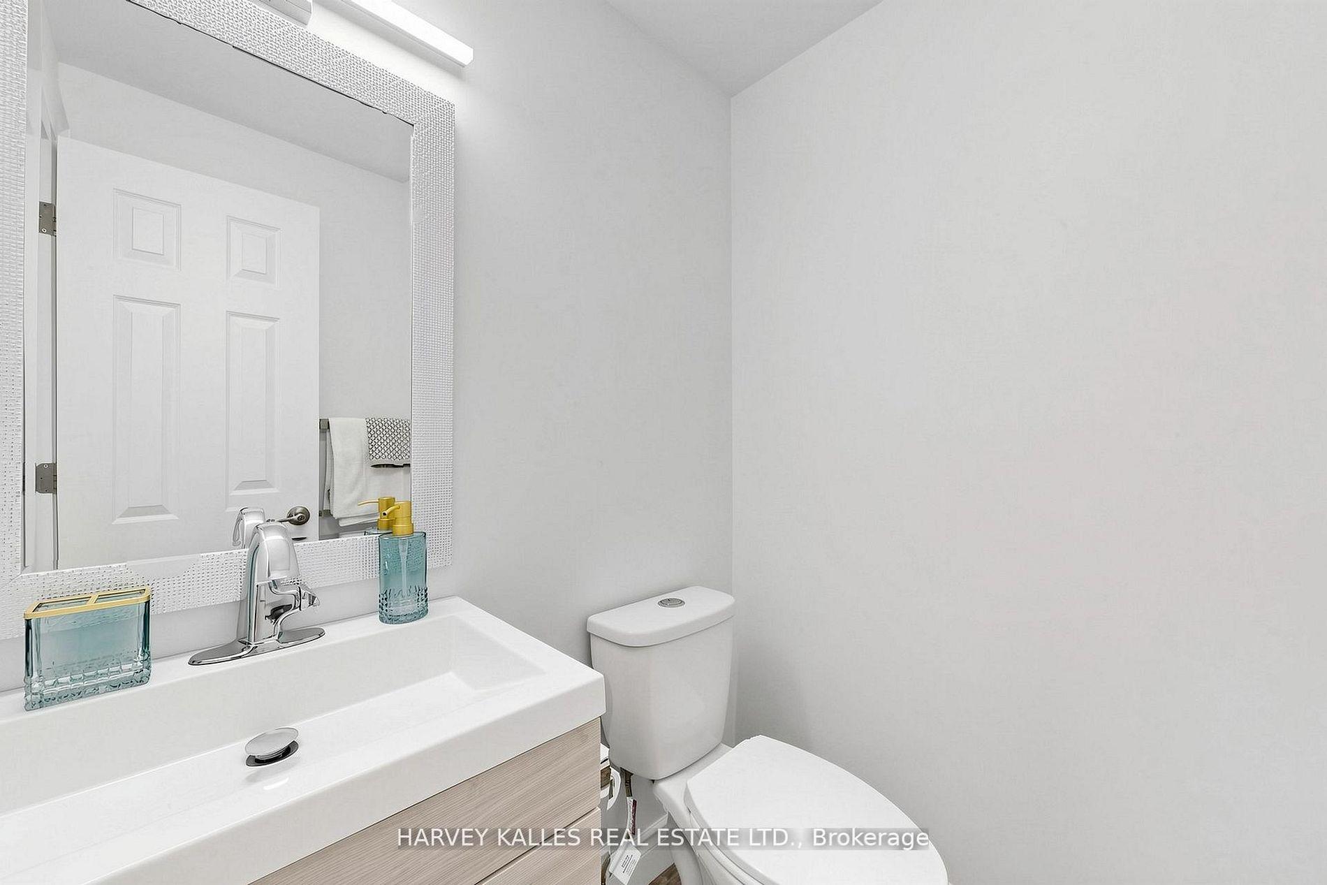 Photo 23 of 197 Lisa Crescent, Vaughan, Crestwood-Springfarm-Yorkhill — HOMEH
