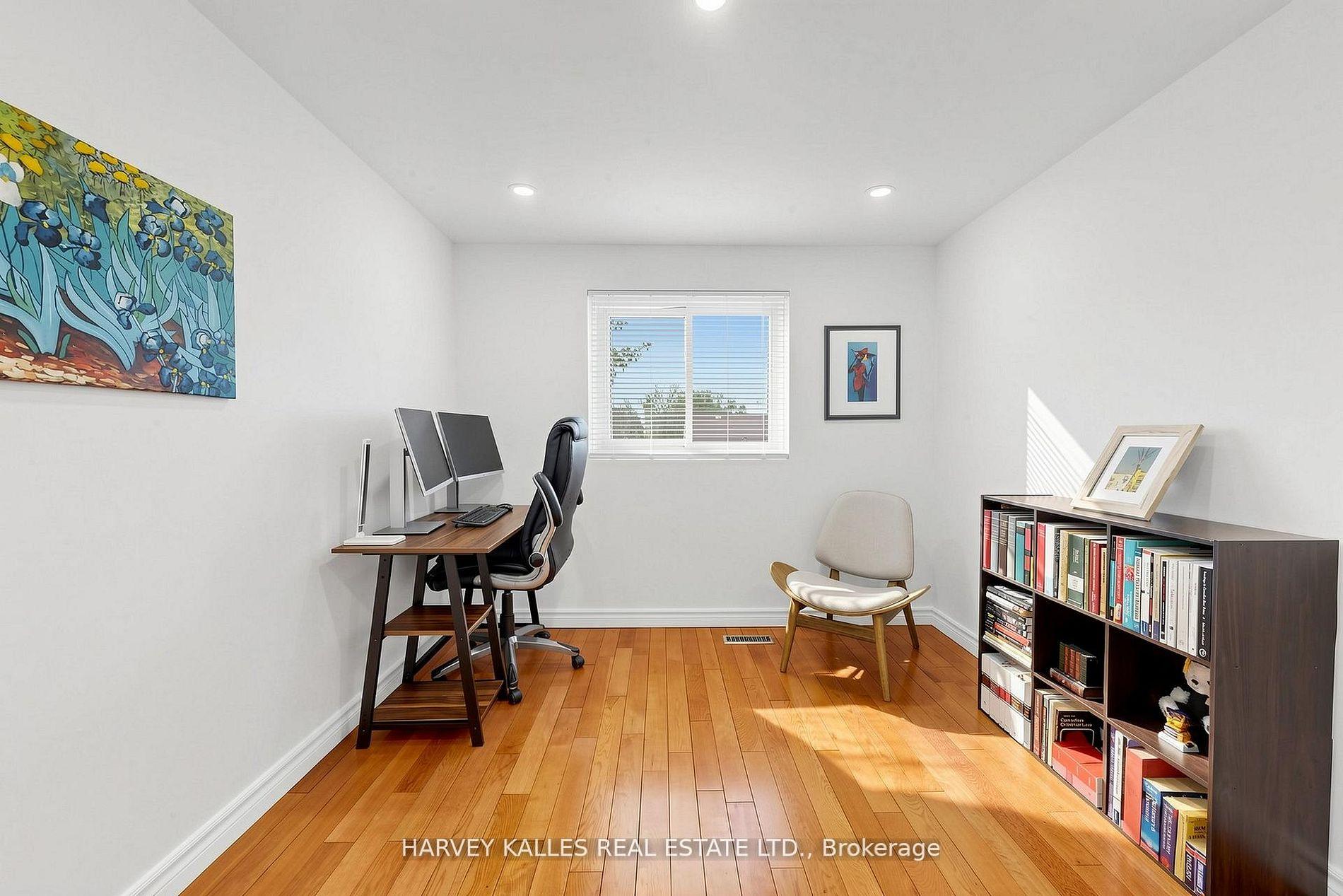 Photo 26 of 197 Lisa Crescent, Vaughan, Crestwood-Springfarm-Yorkhill — HOMEH