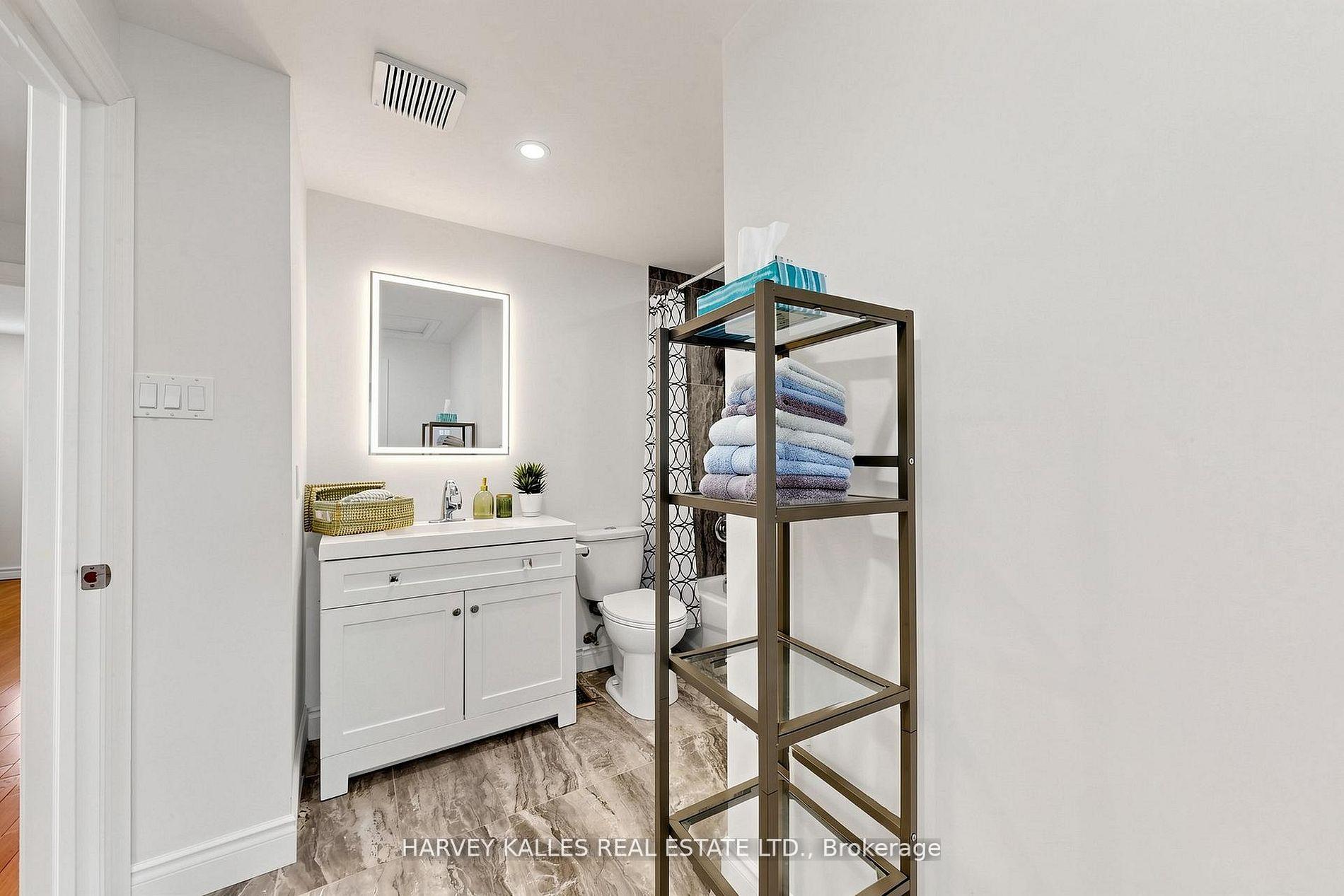 Photo 29 of 197 Lisa Crescent, Vaughan, Crestwood-Springfarm-Yorkhill — HOMEH