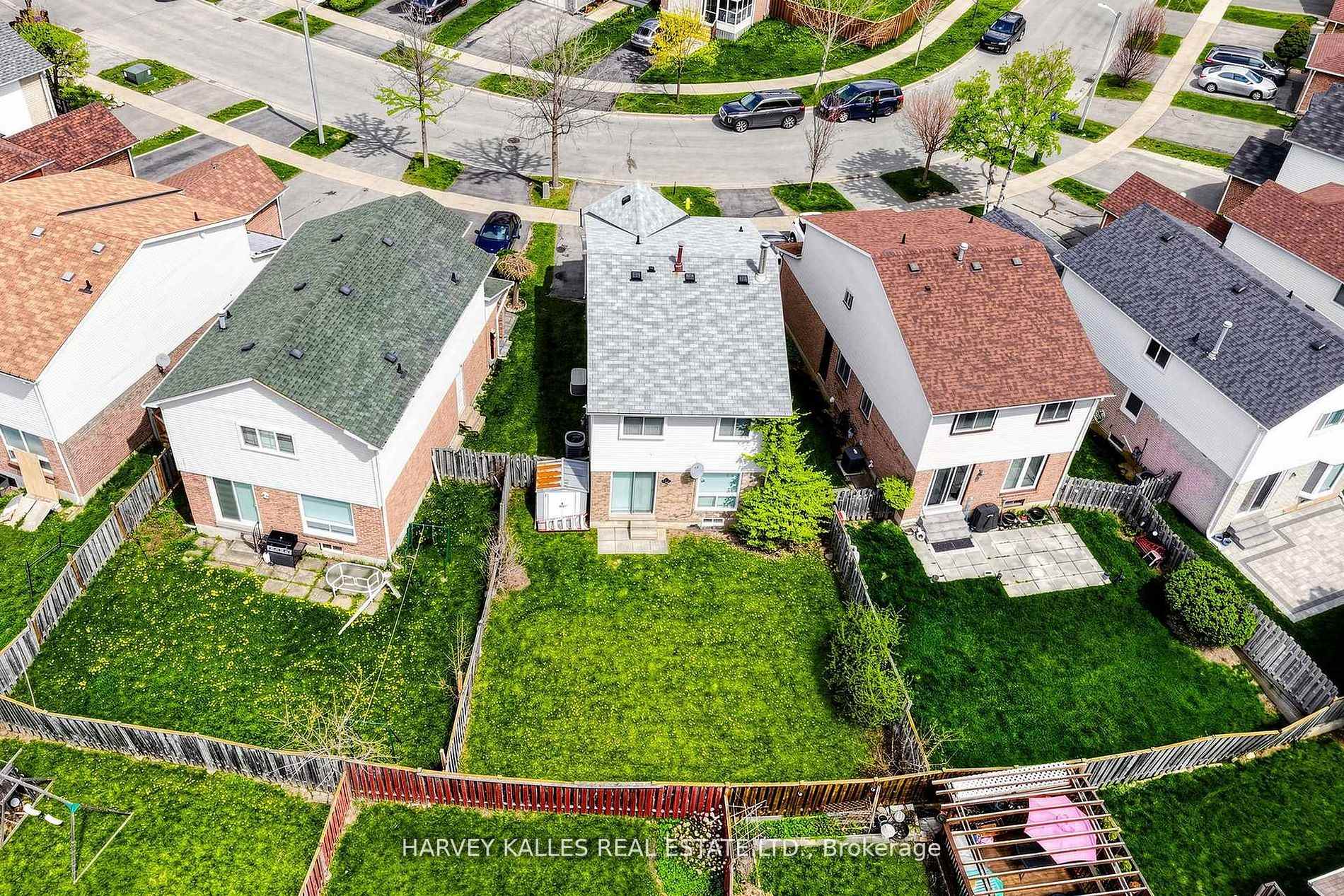 Photo 38 of 197 Lisa Crescent, Vaughan, Crestwood-Springfarm-Yorkhill — HOMEH