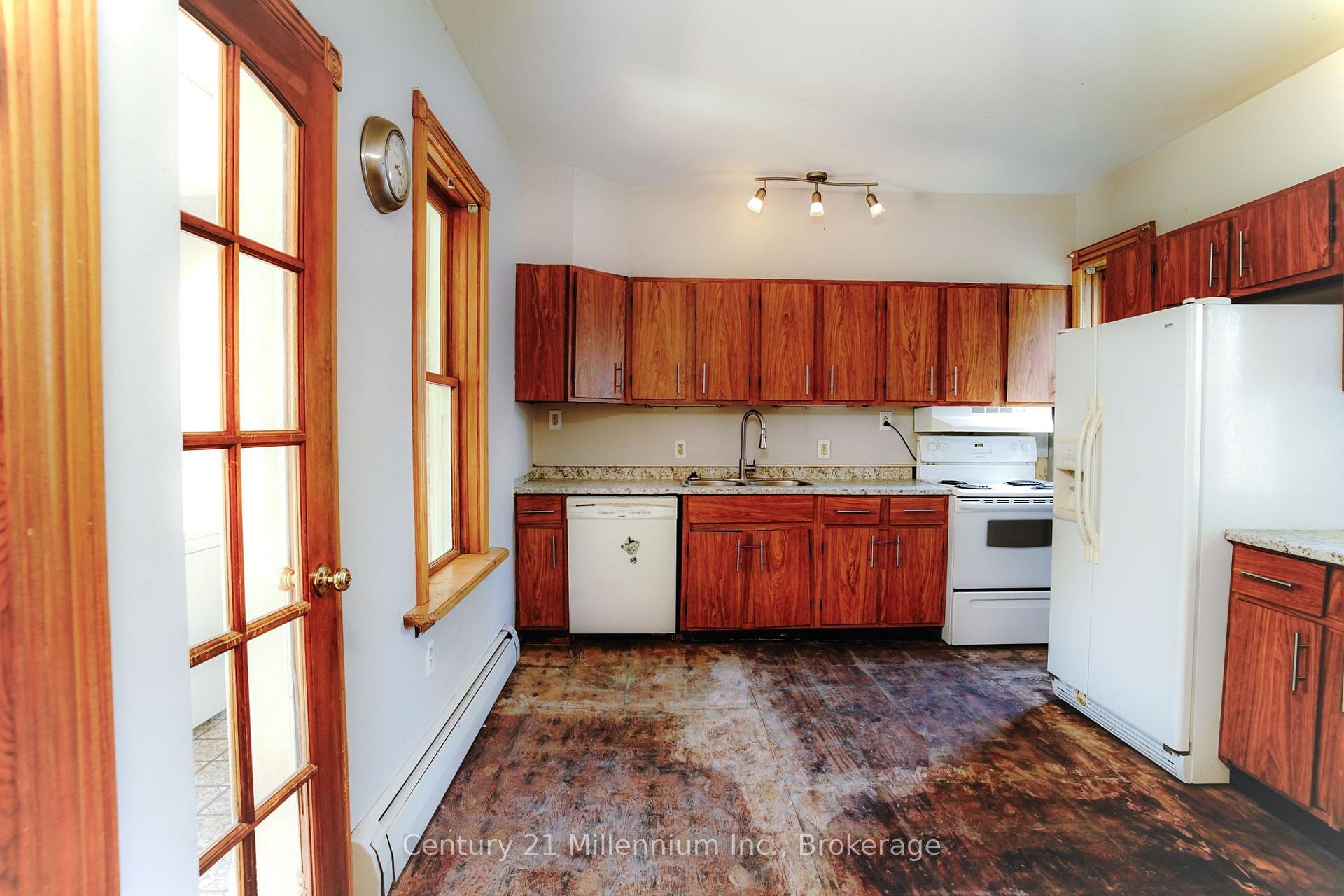 Photo 8 of 104 Spruce Street, Collingwood — HOMEH