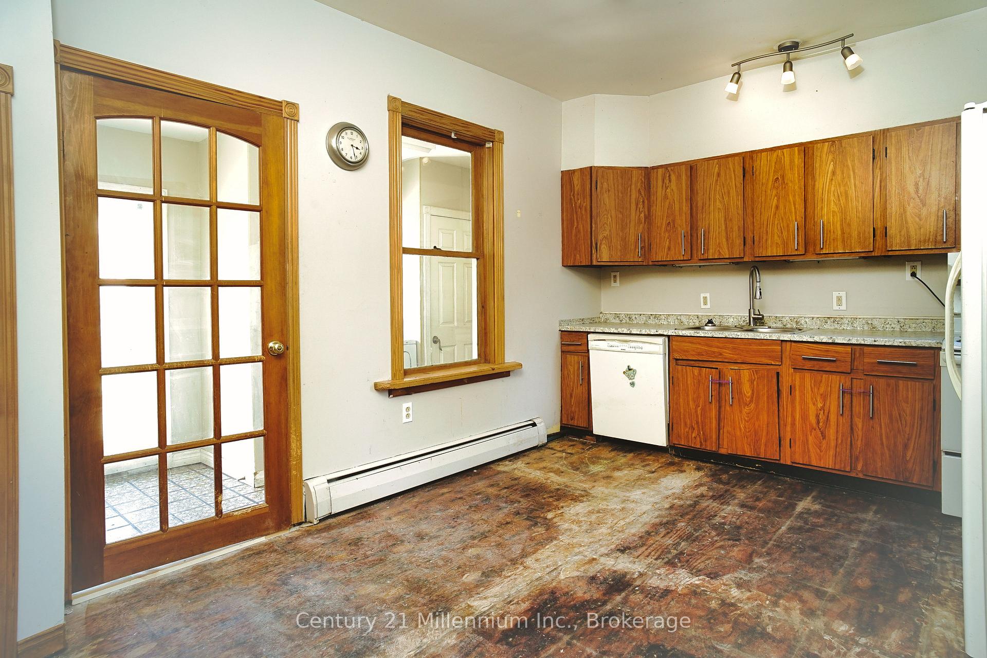 Photo 9 of 104 Spruce Street, Collingwood — HOMEH